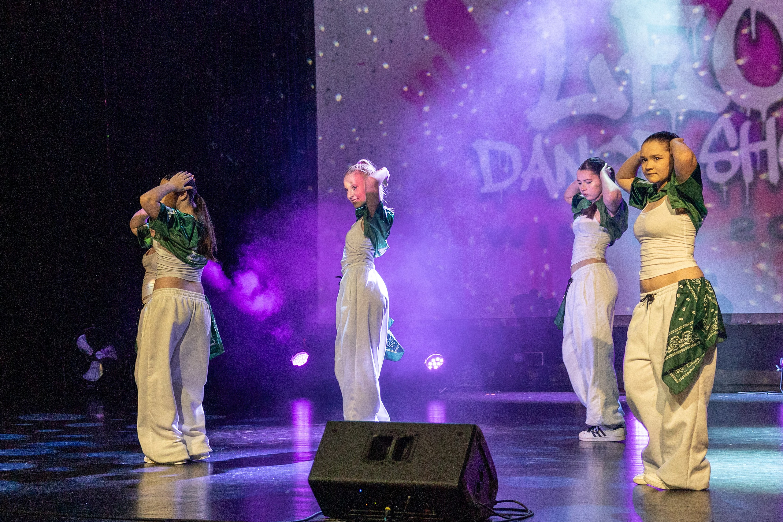 LEO DANCE SHOW WINTER 2025. Семейный и детский фотограф в Варшаве Мила Бобровская