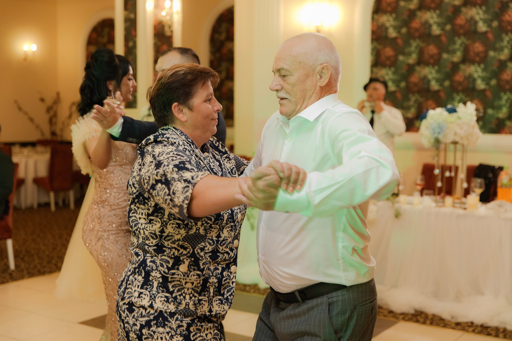 Mihai & Oana. Servicii foto-video profesionale, pentru momente de neuitat