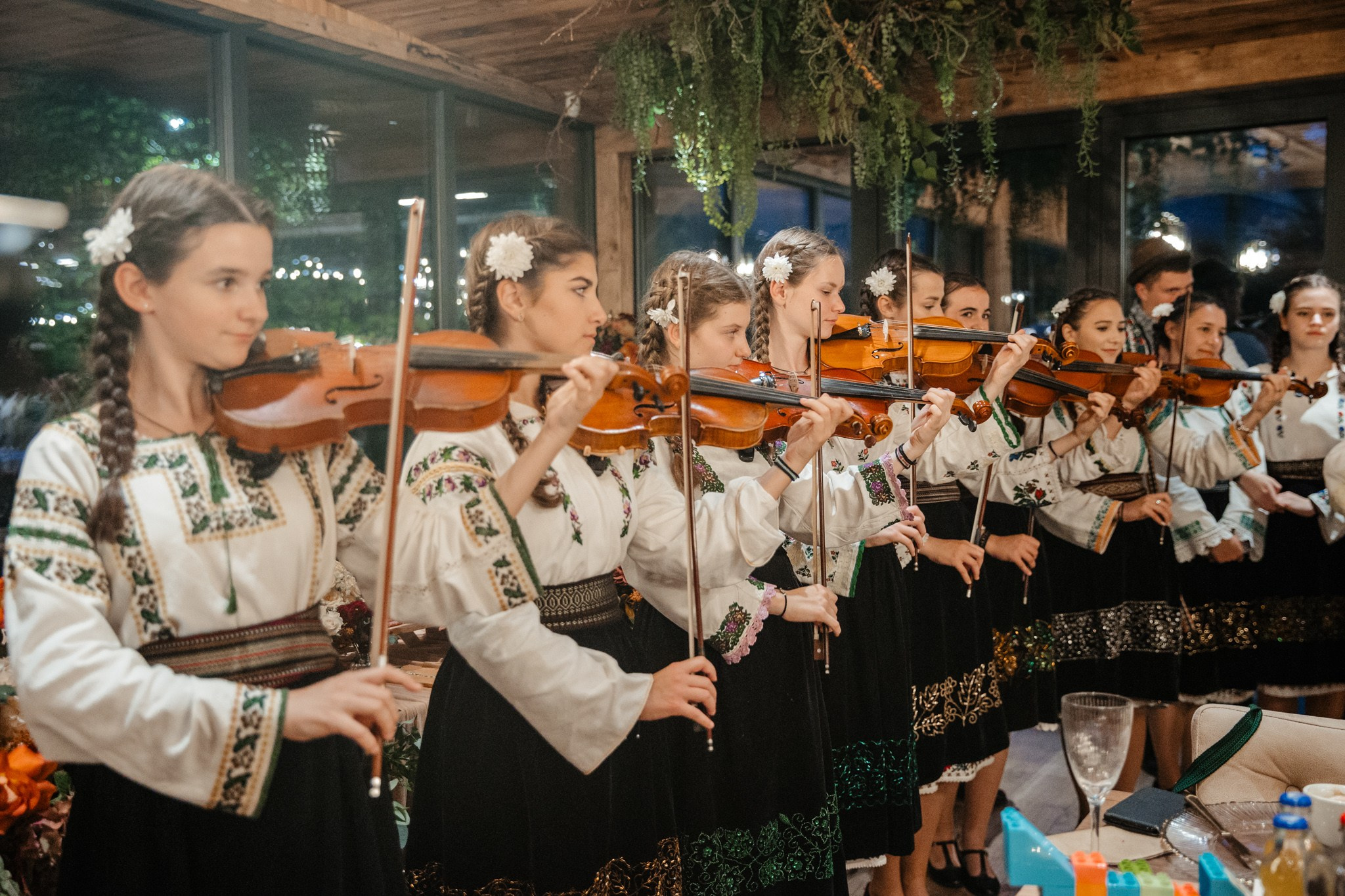 Nunta de Poveste la Sucevița: Cristi și Andreea. Servicii foto-video profesionale, pentru momente de neuitat