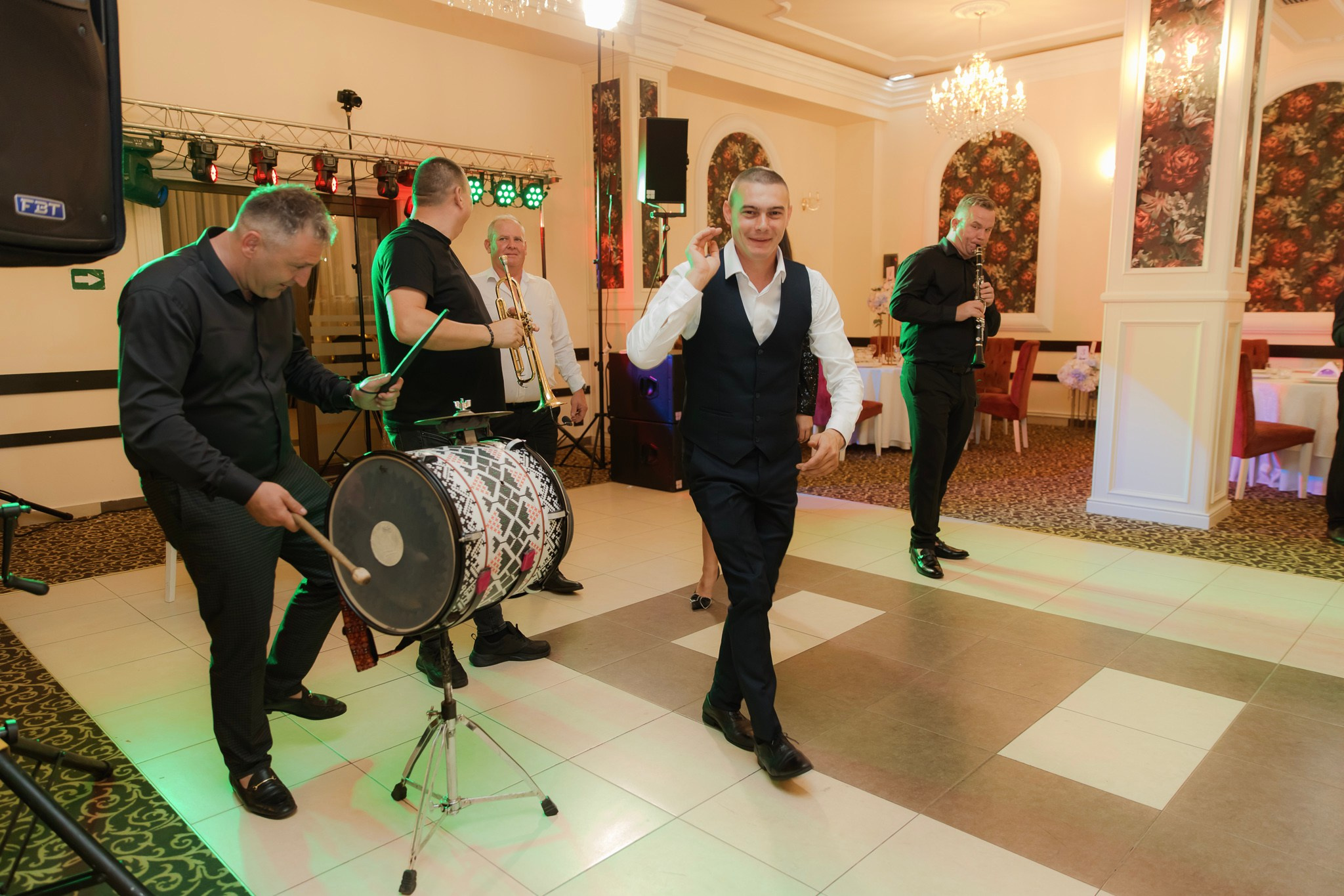 Mihai & Oana. Servicii foto-video profesionale, pentru momente de neuitat