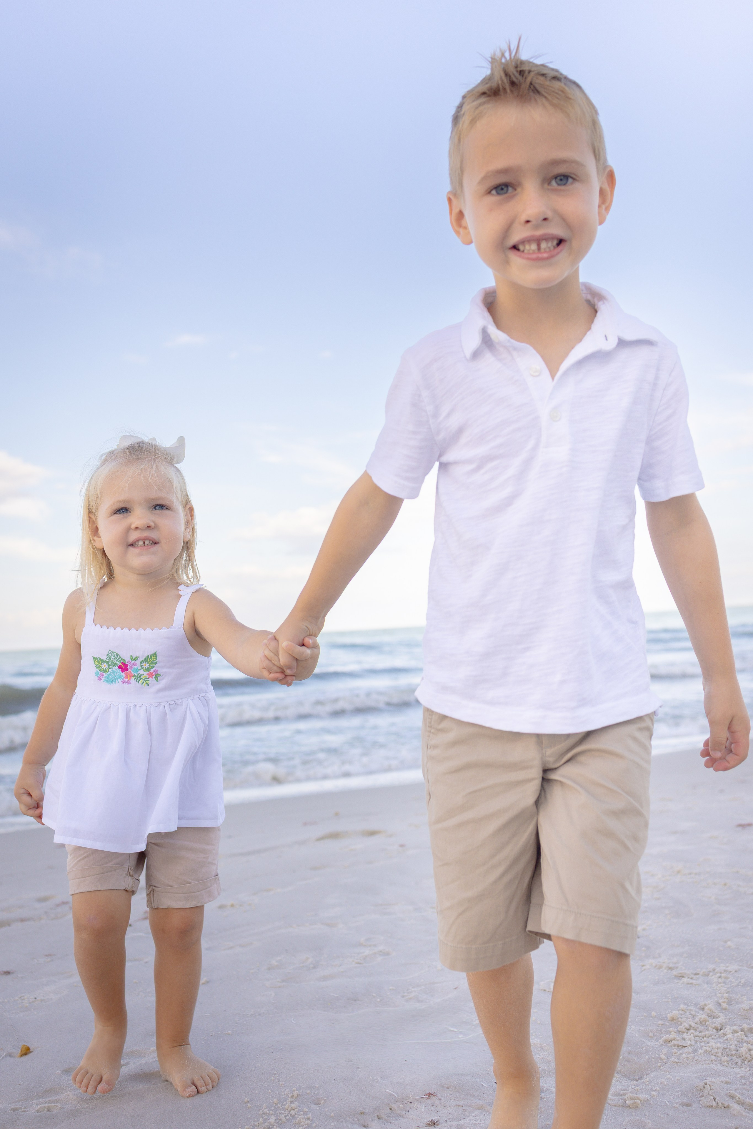 Jon and Brooke Beach Photography 2025. Out and About 239