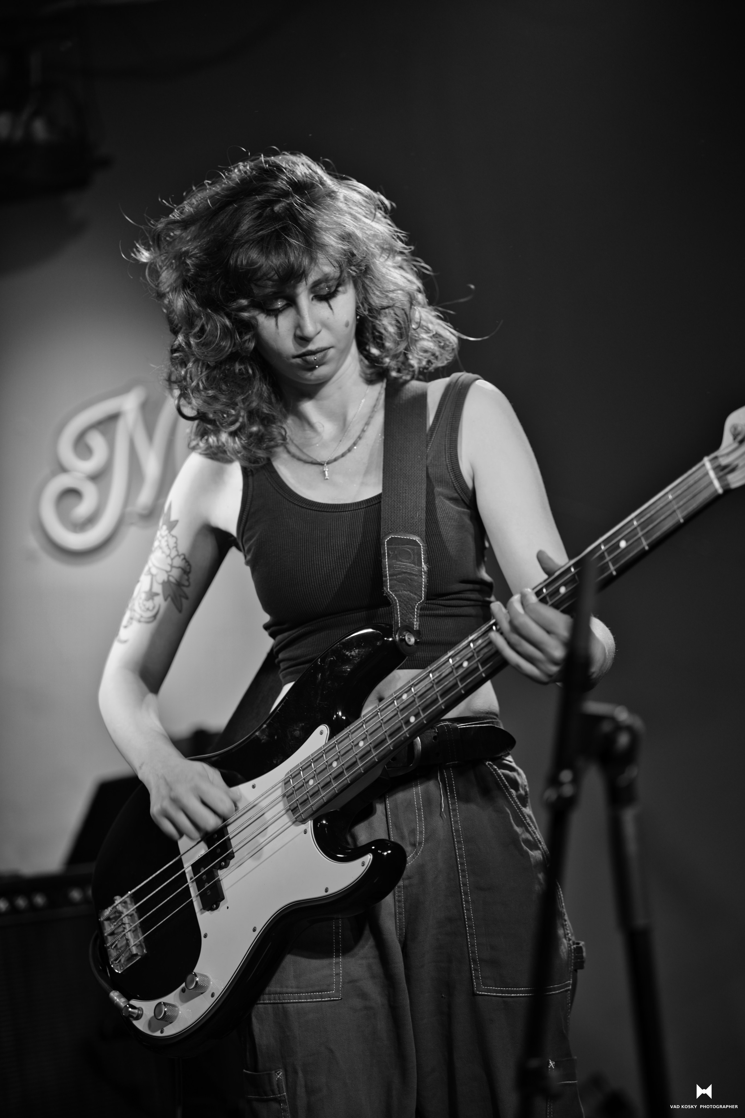 Crimson bass — Mary Bar Haifa 28.11.25. Vad Kosky Photographer