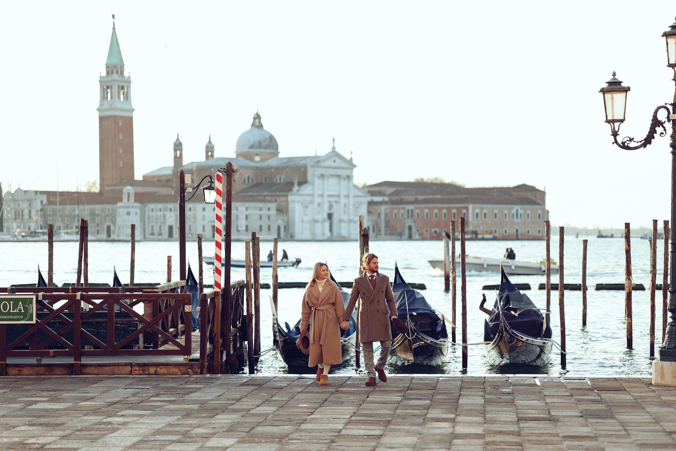 Winter photo shoot in Venice. Photographer in Venice, Viktoria Antonova