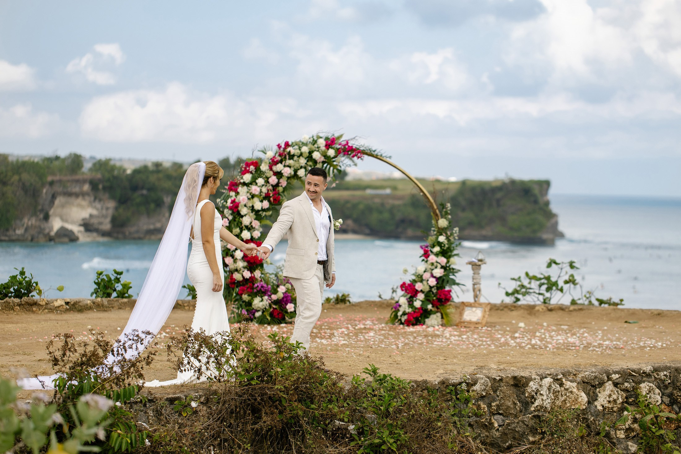 Escape to Bali on a cliff. Get.it.feel — Aesthetic Photography and Videography