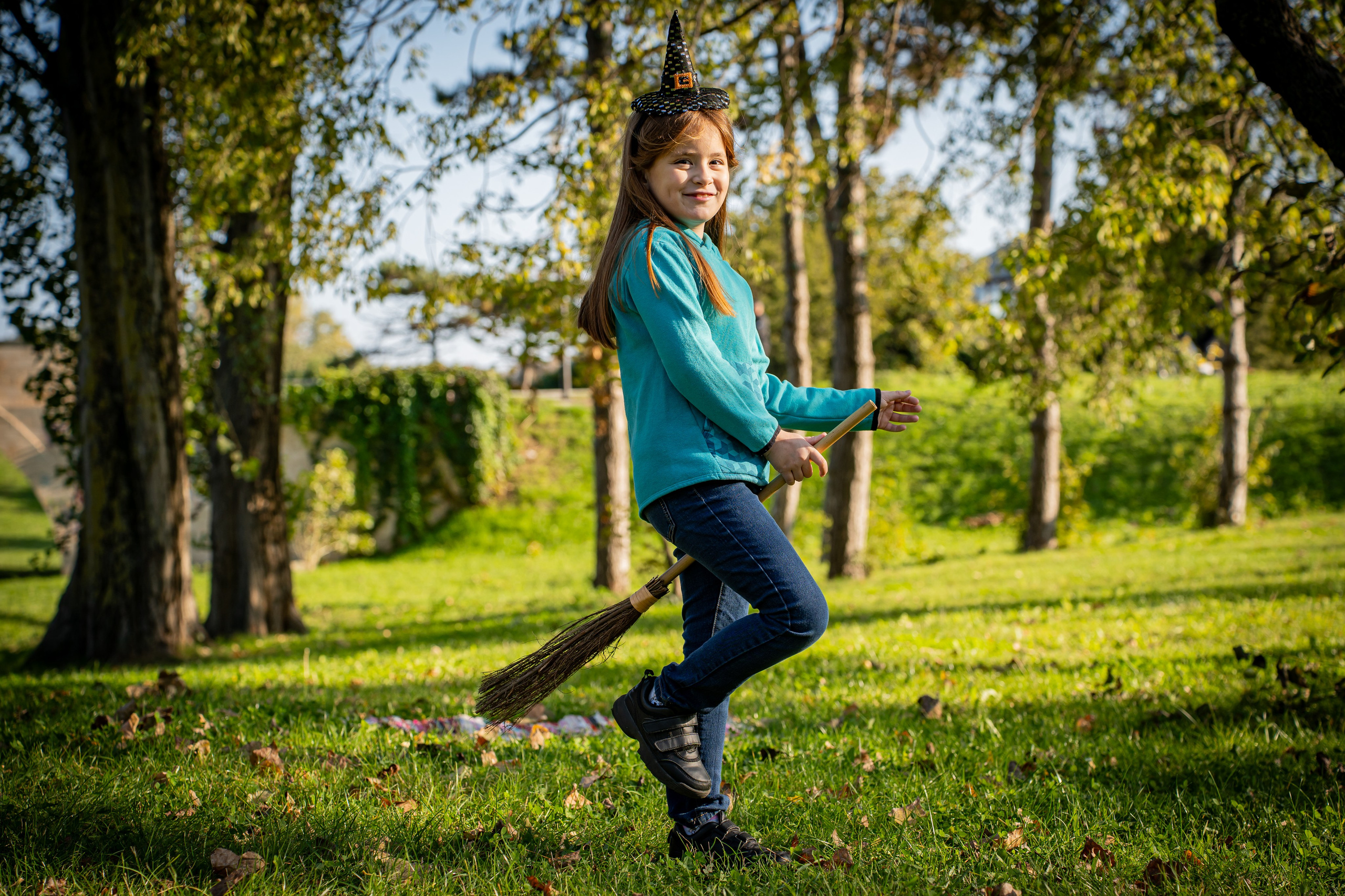 Sara & Clara Haloween. Adelinne