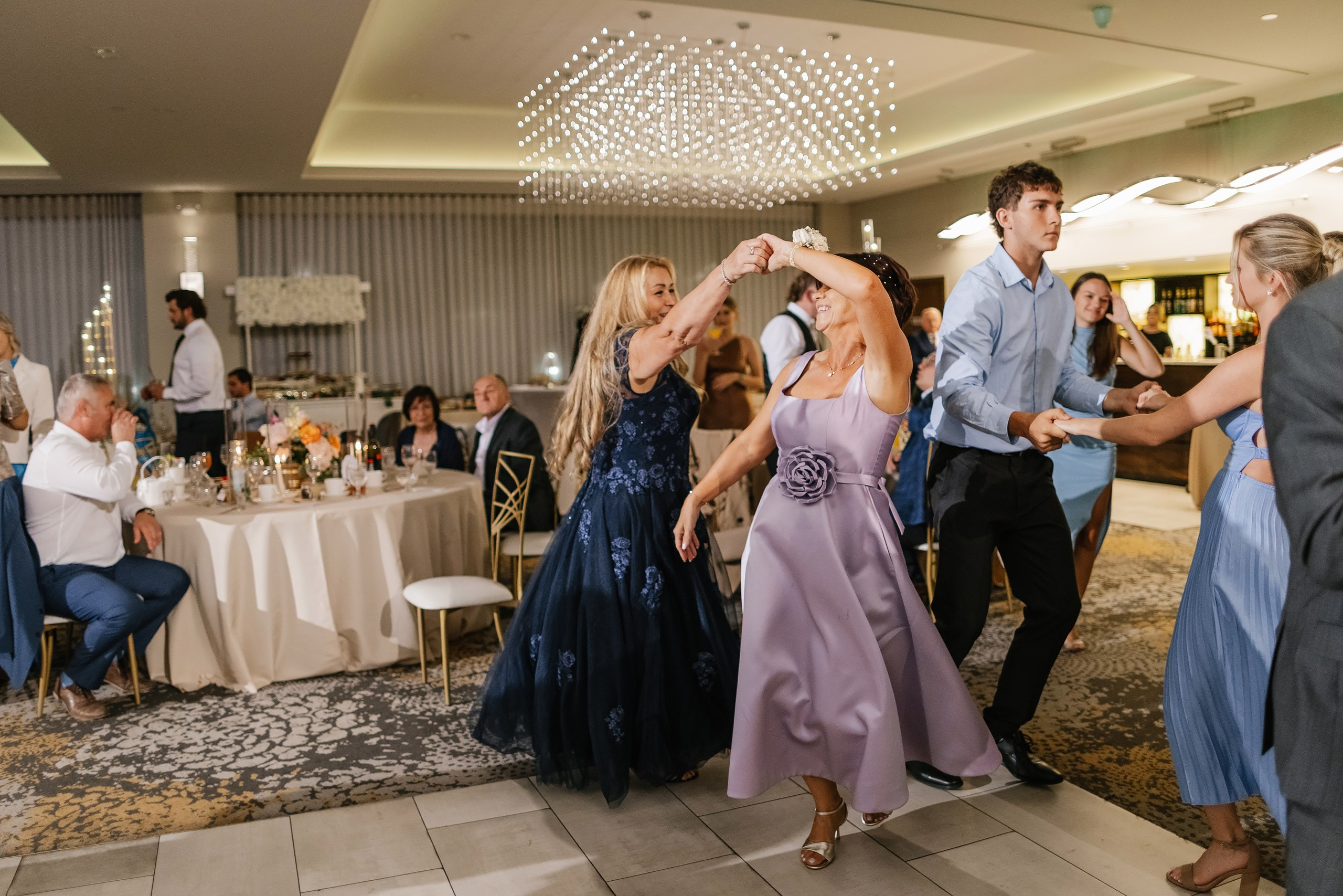 09.06.2025 Wedding. Wedding family event photographer in Chicago Nick Yushevich