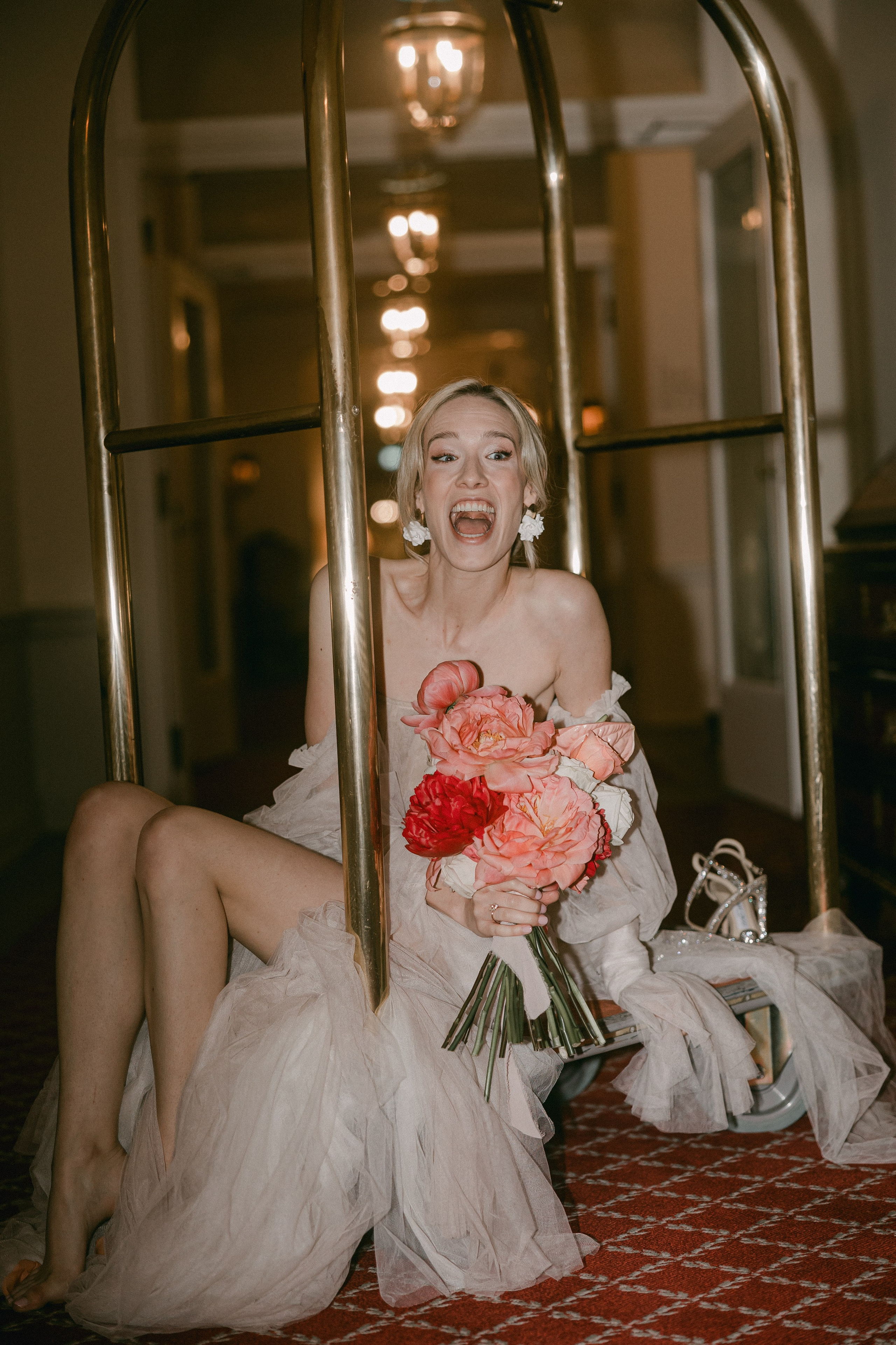 Sarah/ getting ready. Wedding and Family Photographer Switzerland and Italy. Valeria Diaz