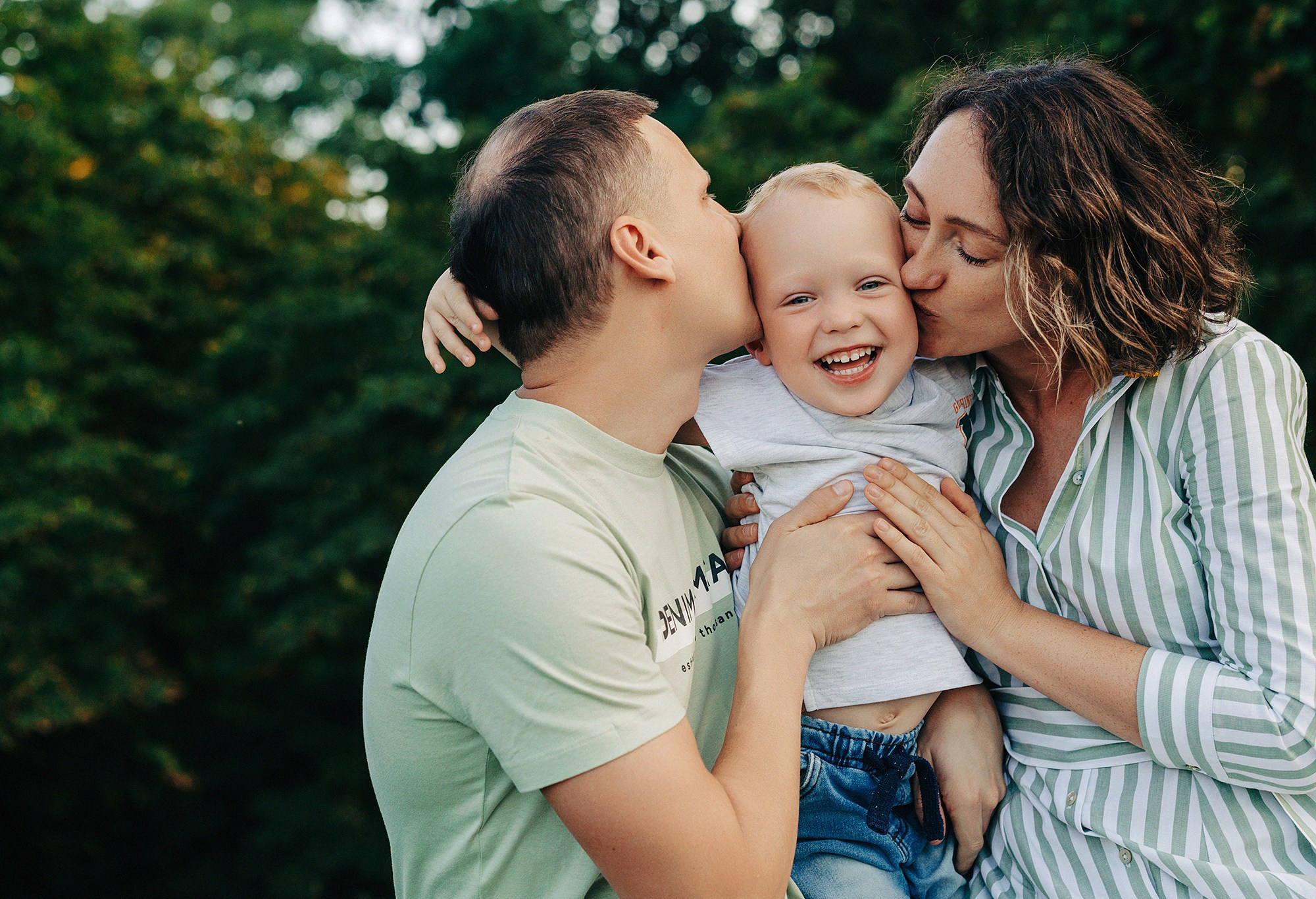 Таня, Андрей и Паша на прогулке. Семейный и свадебный фотограф в Праге Наталья Федори