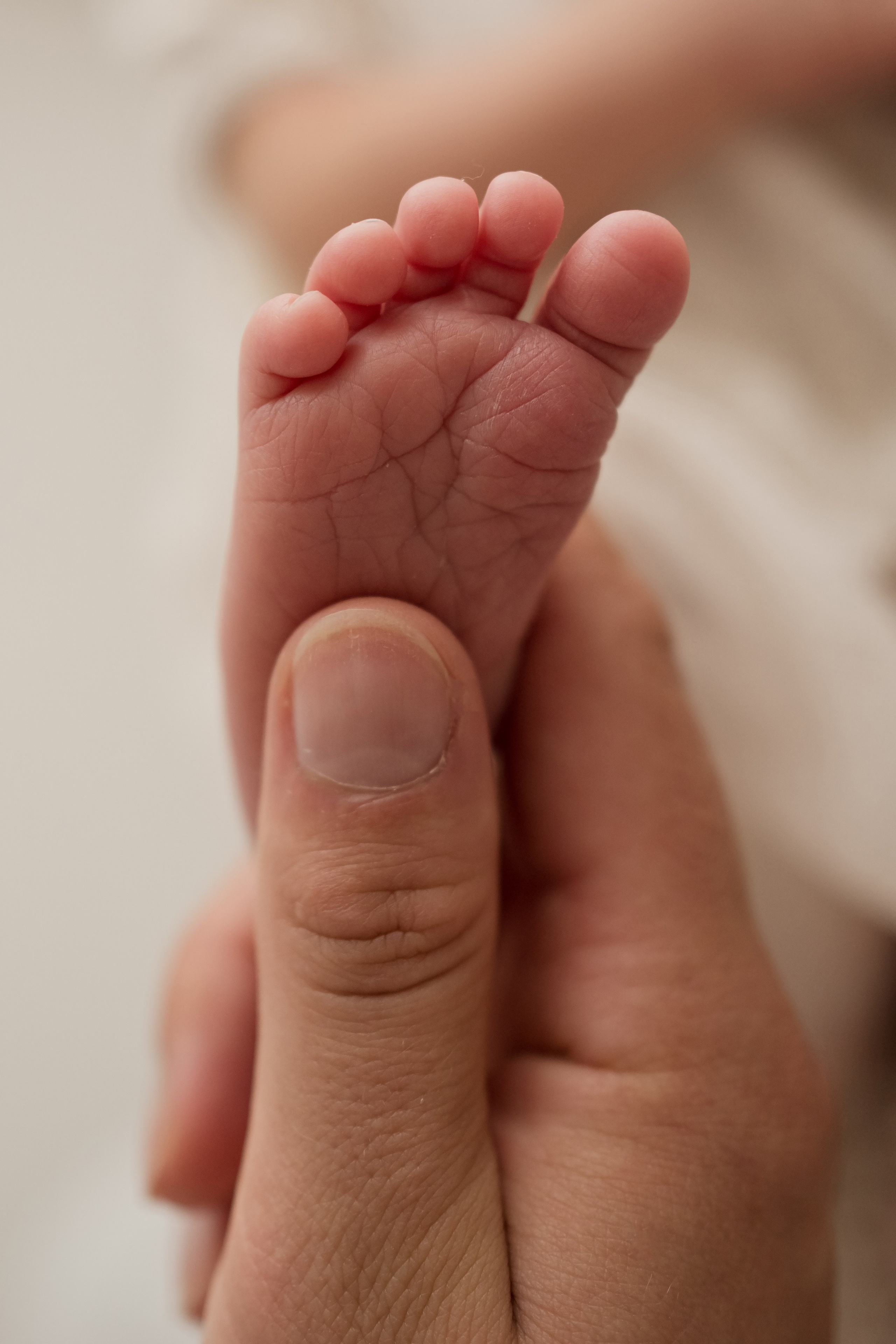 Sweet first days. Angela Iakovleva — Family Photographer in Dubai