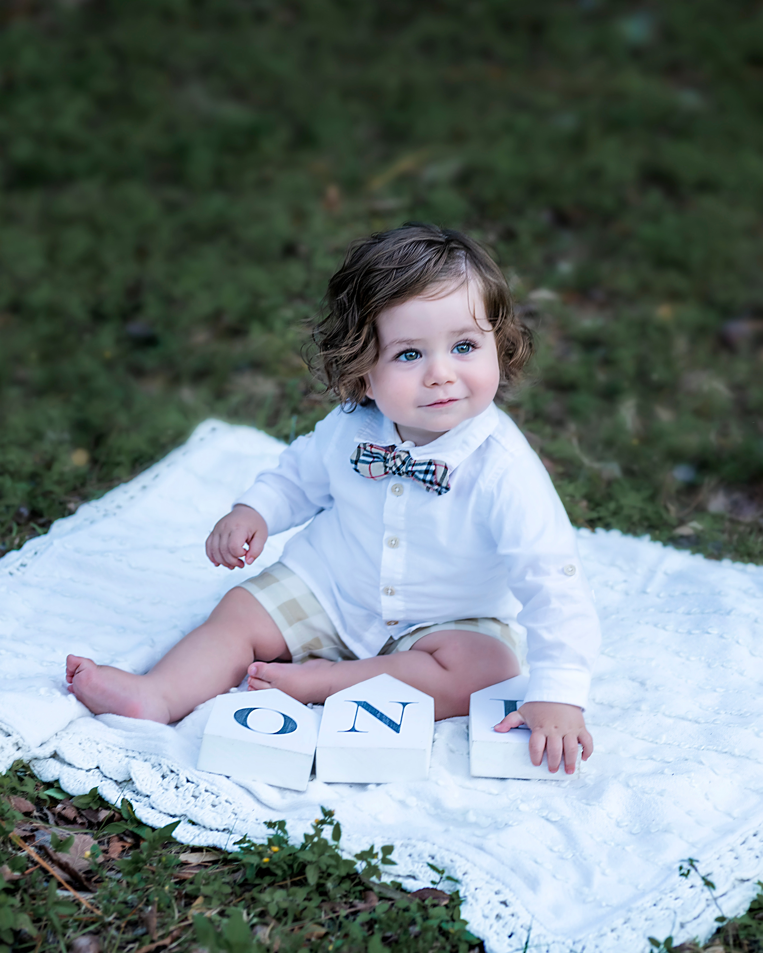 First Birthday. Portrait, kids and family photographer in Wesley Chapel Alina Alice Osipova