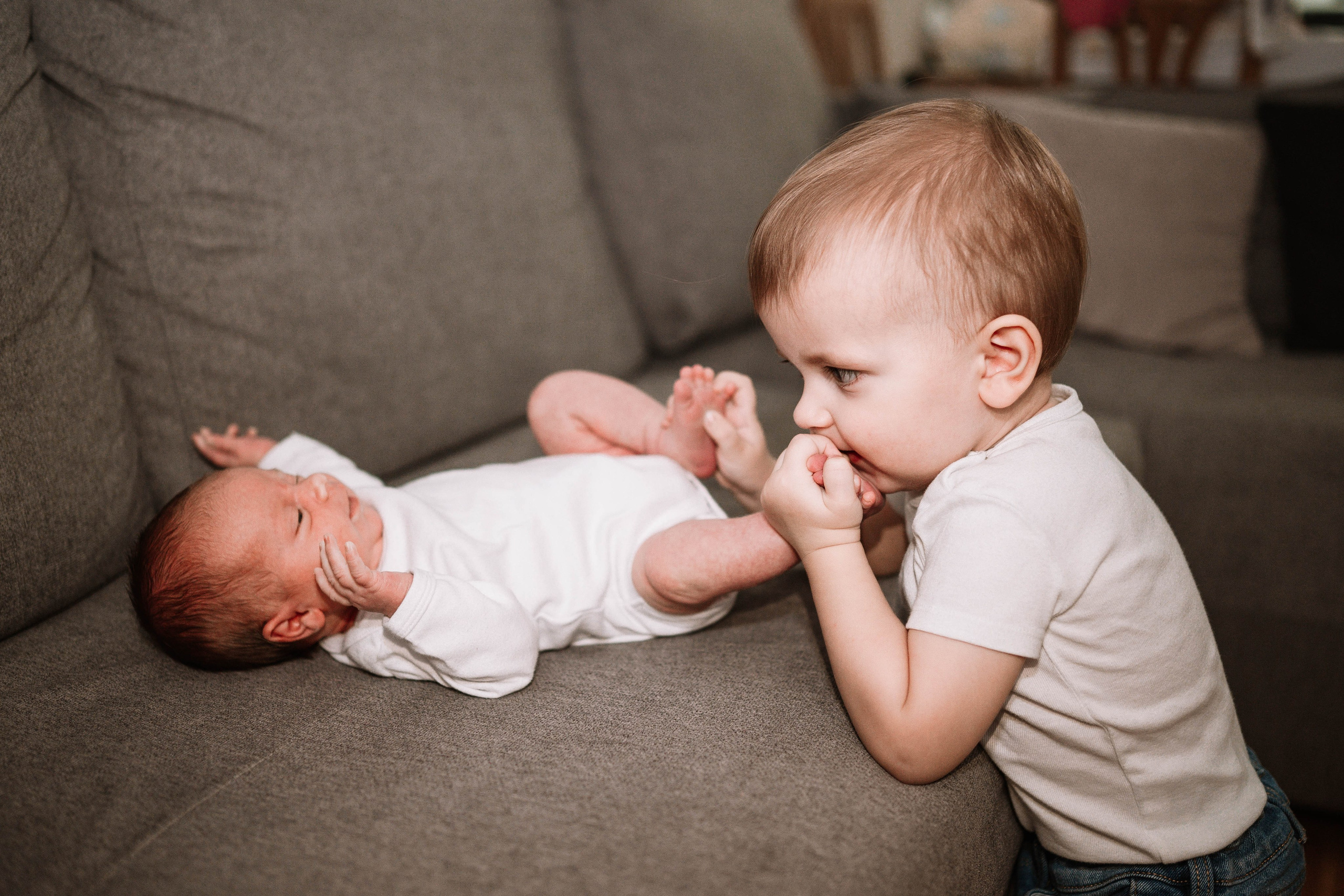Iva - fotografisanje bebe kod kuće. Dečiji i porodični fotograf