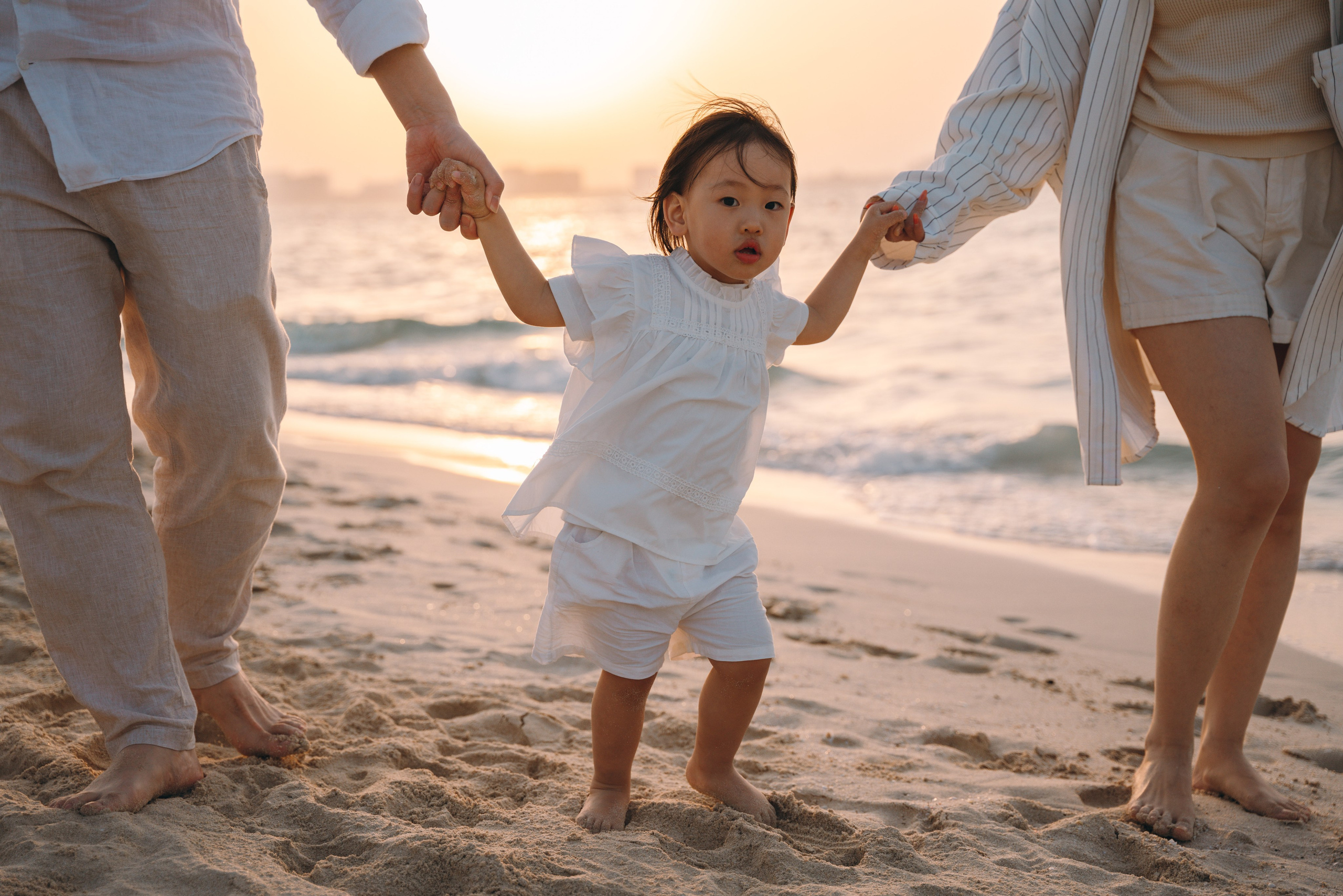 Wavy beach day. Angela Iakovleva — Family Photographer in Dubai