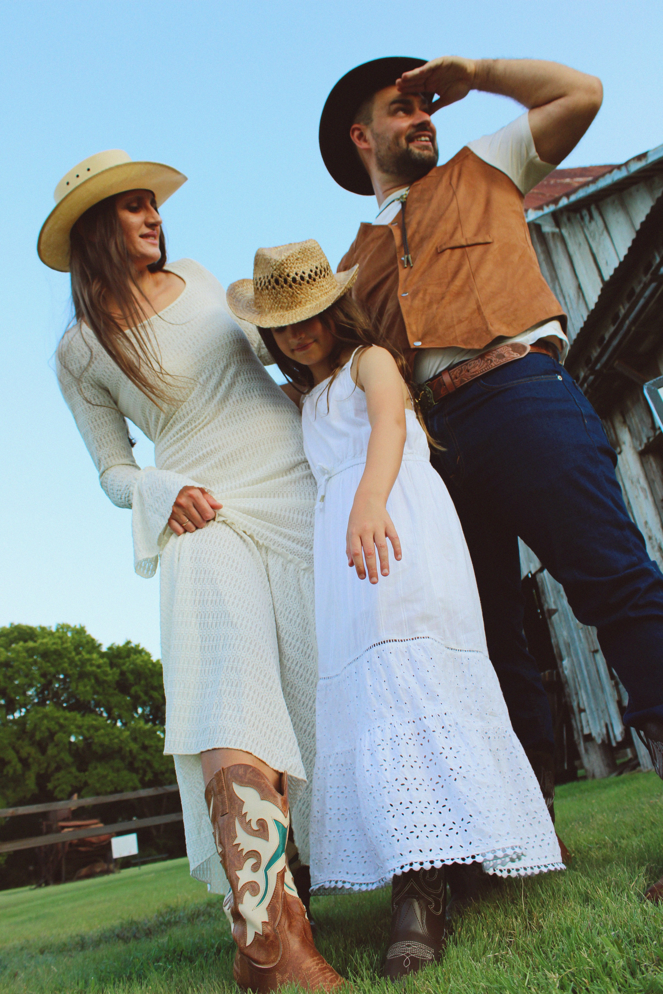 Texas Countryside Family Photoshoot in Cowboy Style. Lana Petrychenko — Portrait & Family Photographer. Valencia, Spain