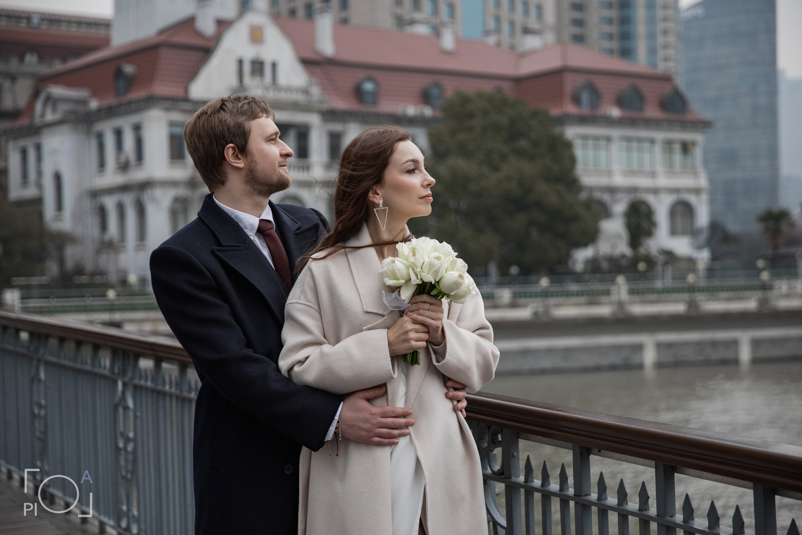 Свадебная фотосессия с консульской подписью в консульстве. Фотограф в Шанхае — Лола Пидлуская