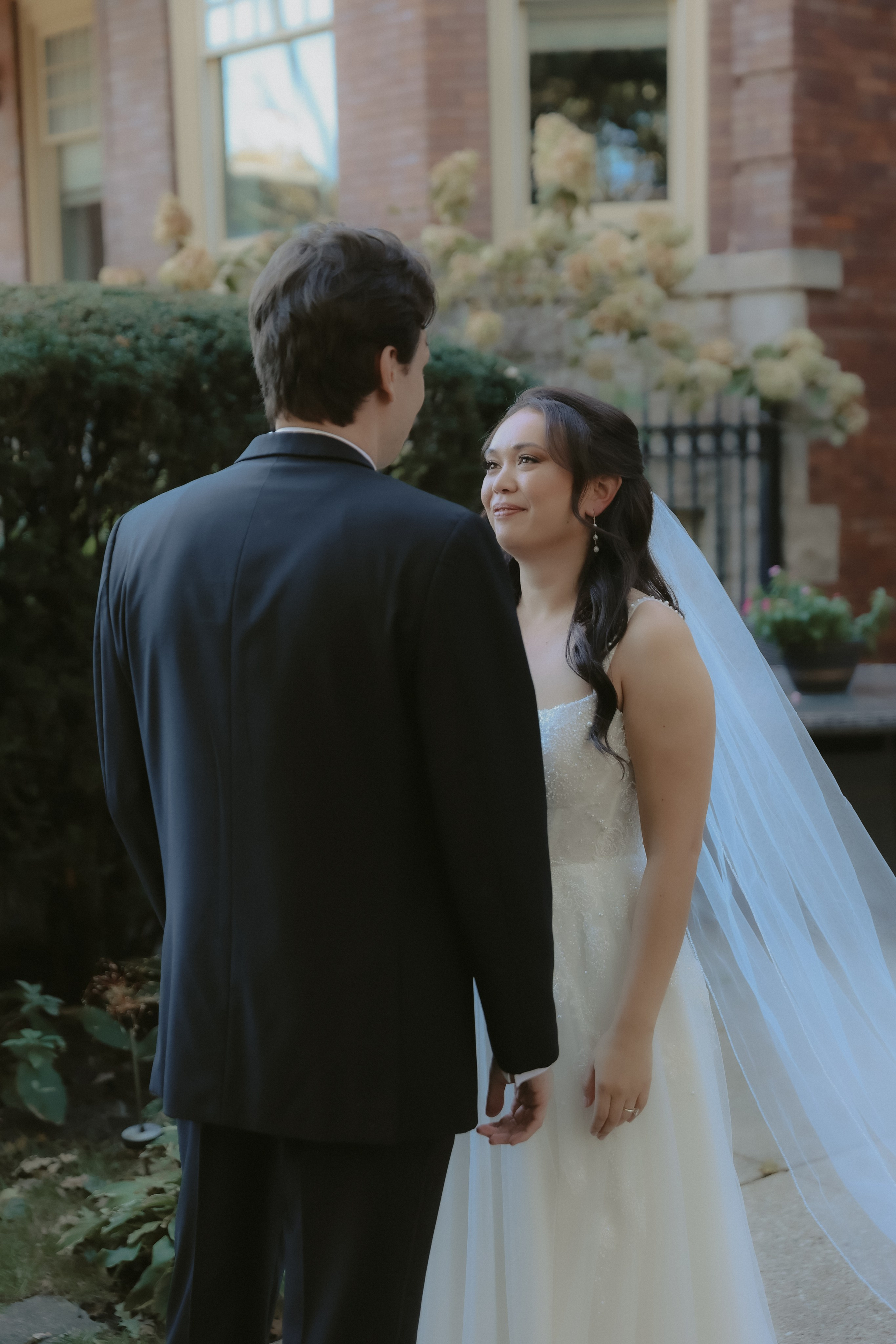Madison&Otis. Couple photographer in Chicago