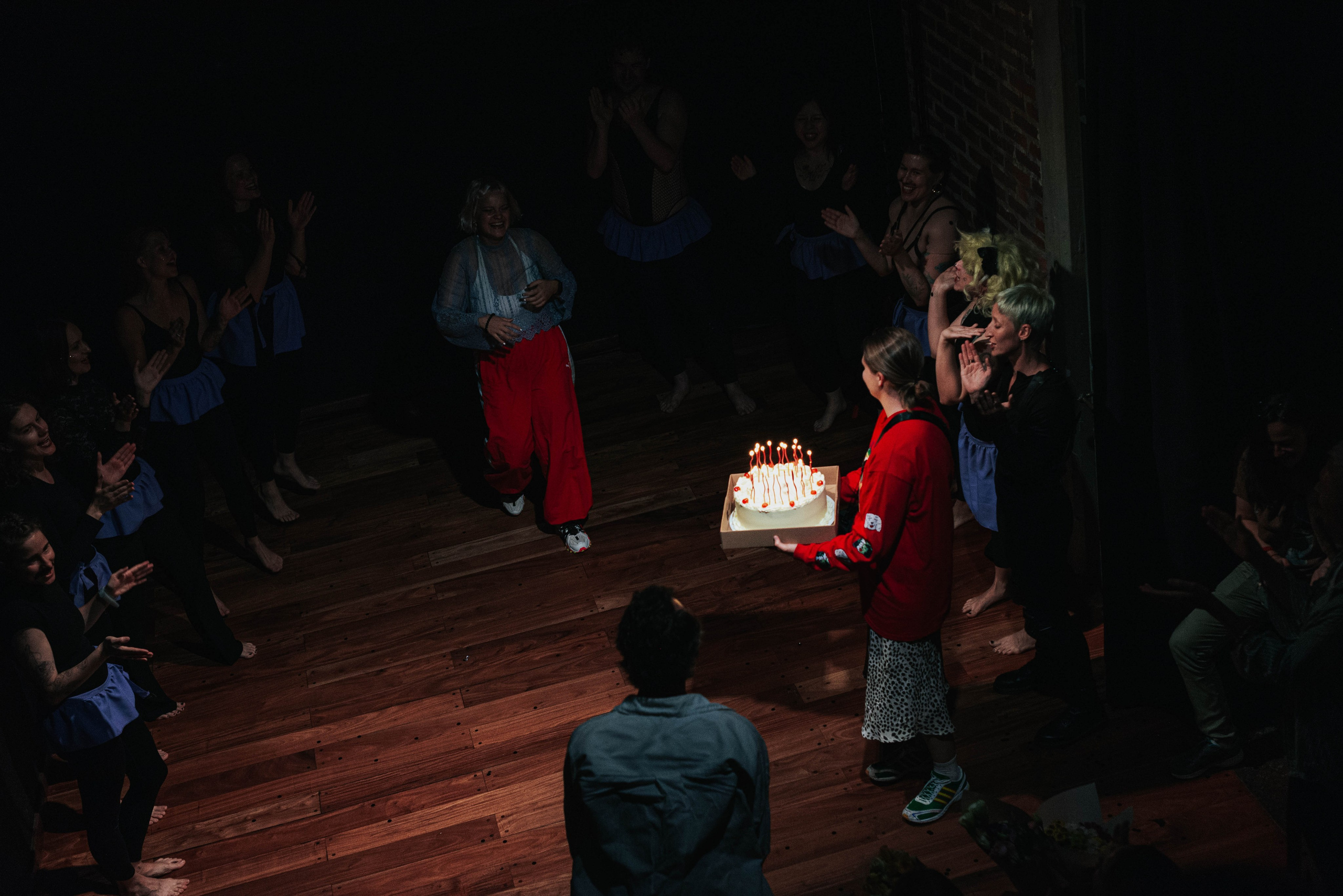 Анонс. Полковник и птицы. Фотограф @elmirkami в городе Буэнос-Айрес