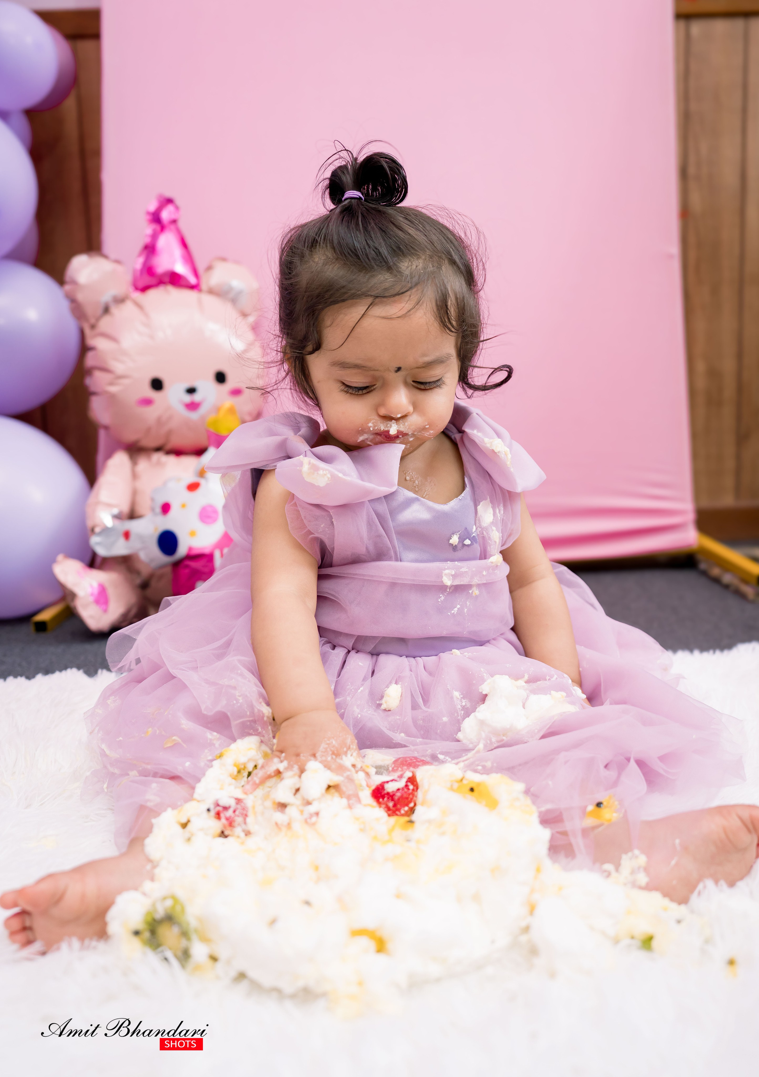 Yuhana’s Cake Smash Session. Freelance Photographer in Newcastle & Central Coast