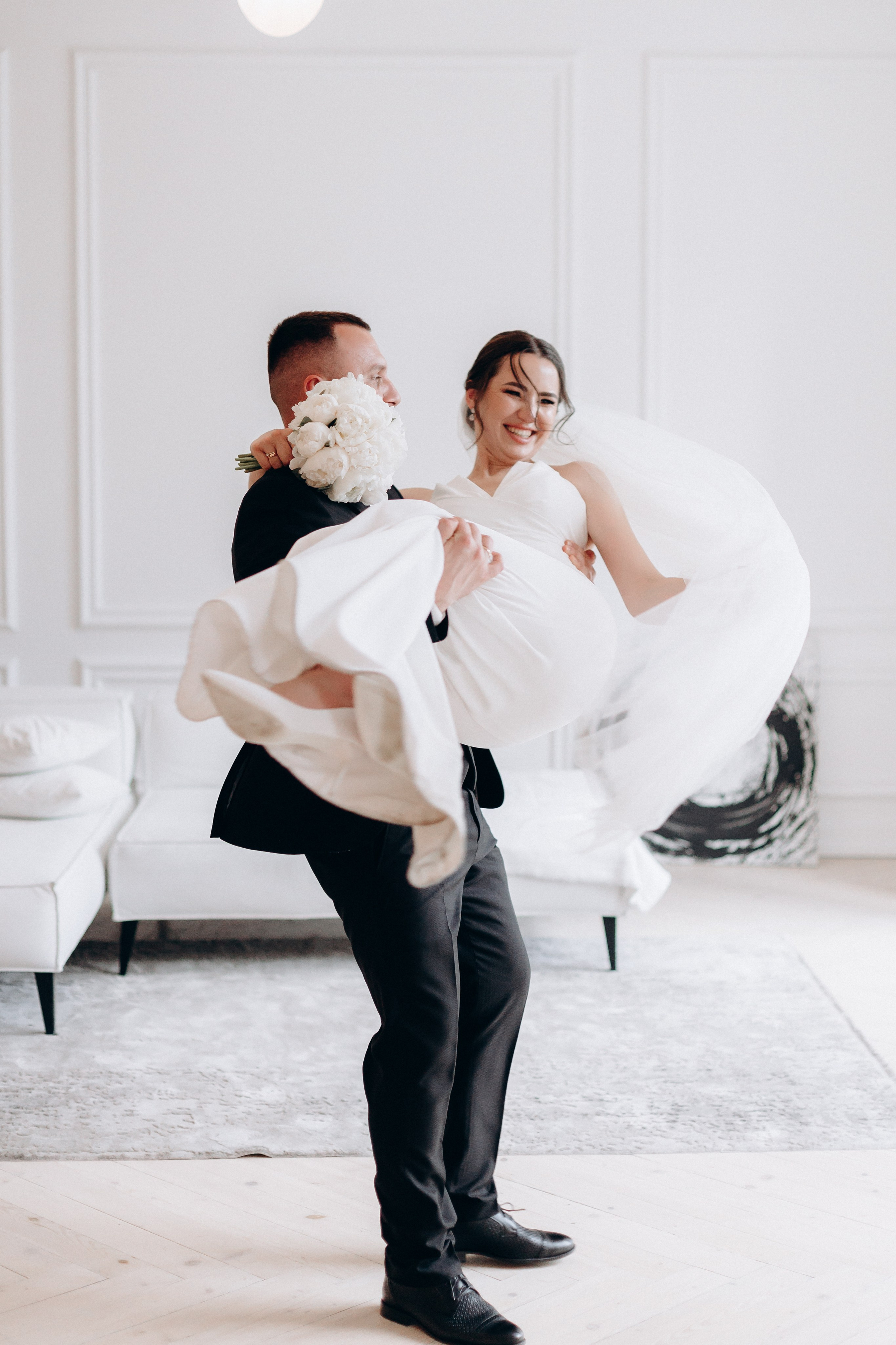 White Wedding. Wedding and Family Photograph