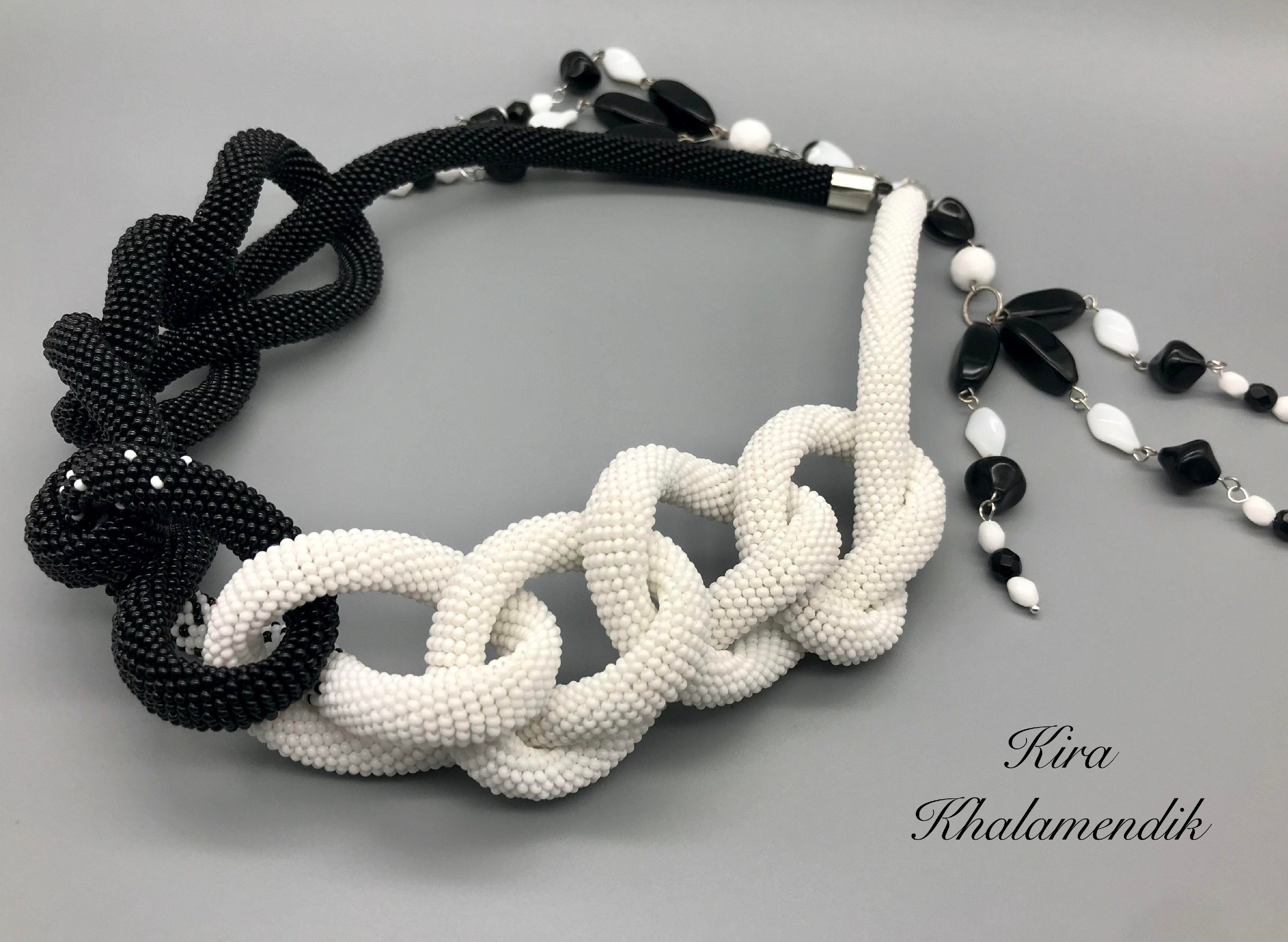 Lariat de perles tchèques. 160 cm. 2 couleur perles. Mannequins, design, decoration, handmade, photographe…