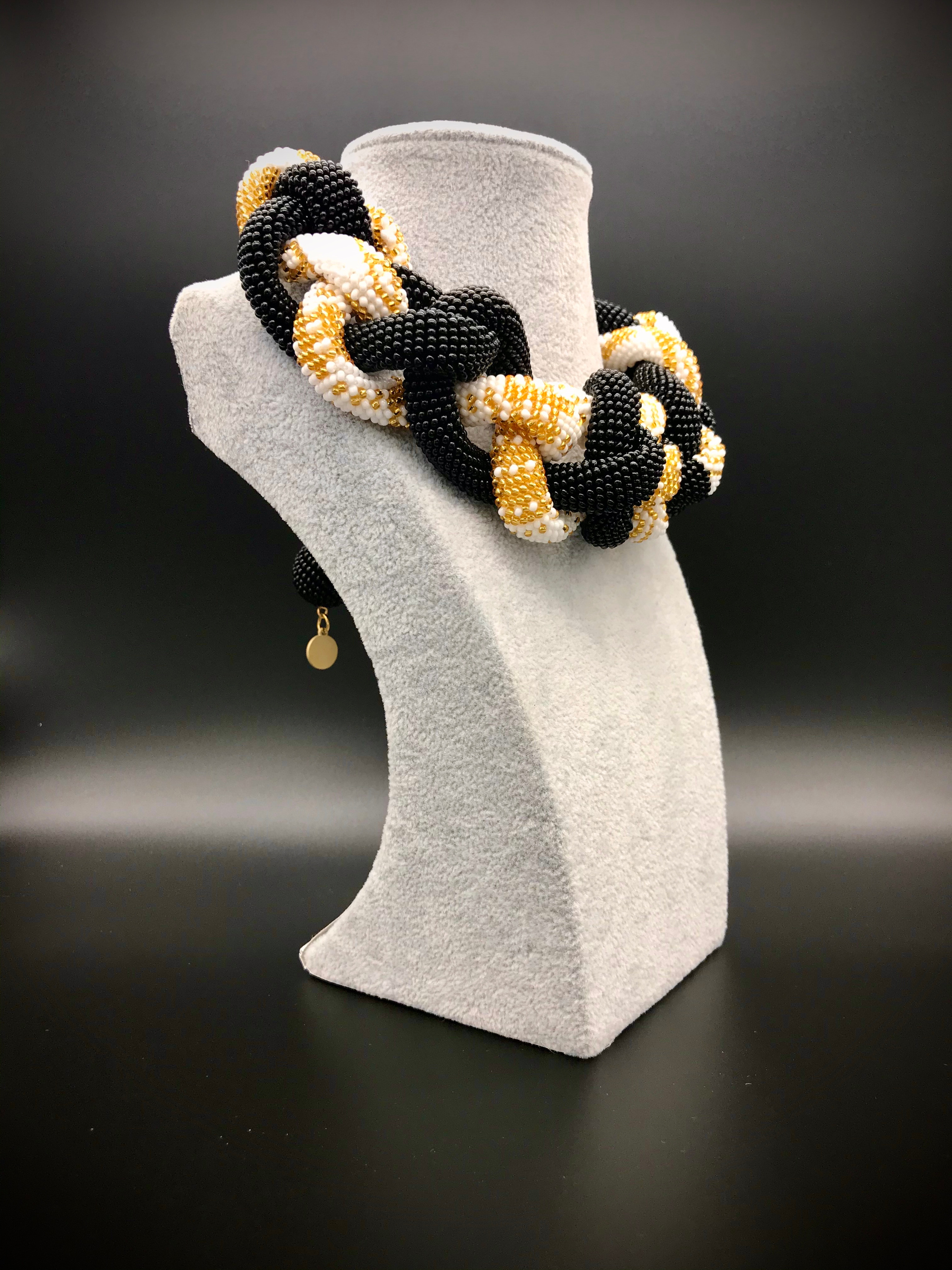 Bijoux pour cadeau. Milok et Kirok sont des gens positifs et réels. Nous serons ravis de v