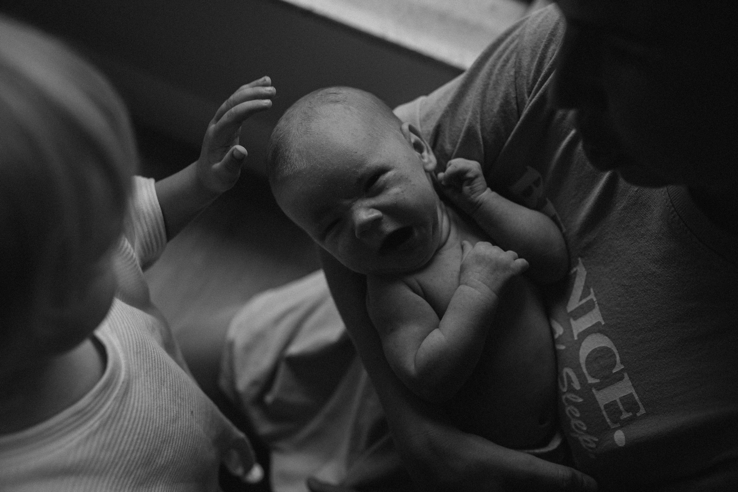 Gentle waves of family Love. Fotografa documental de familia e nascimento em Florianópolis SC Daria Ermolaev