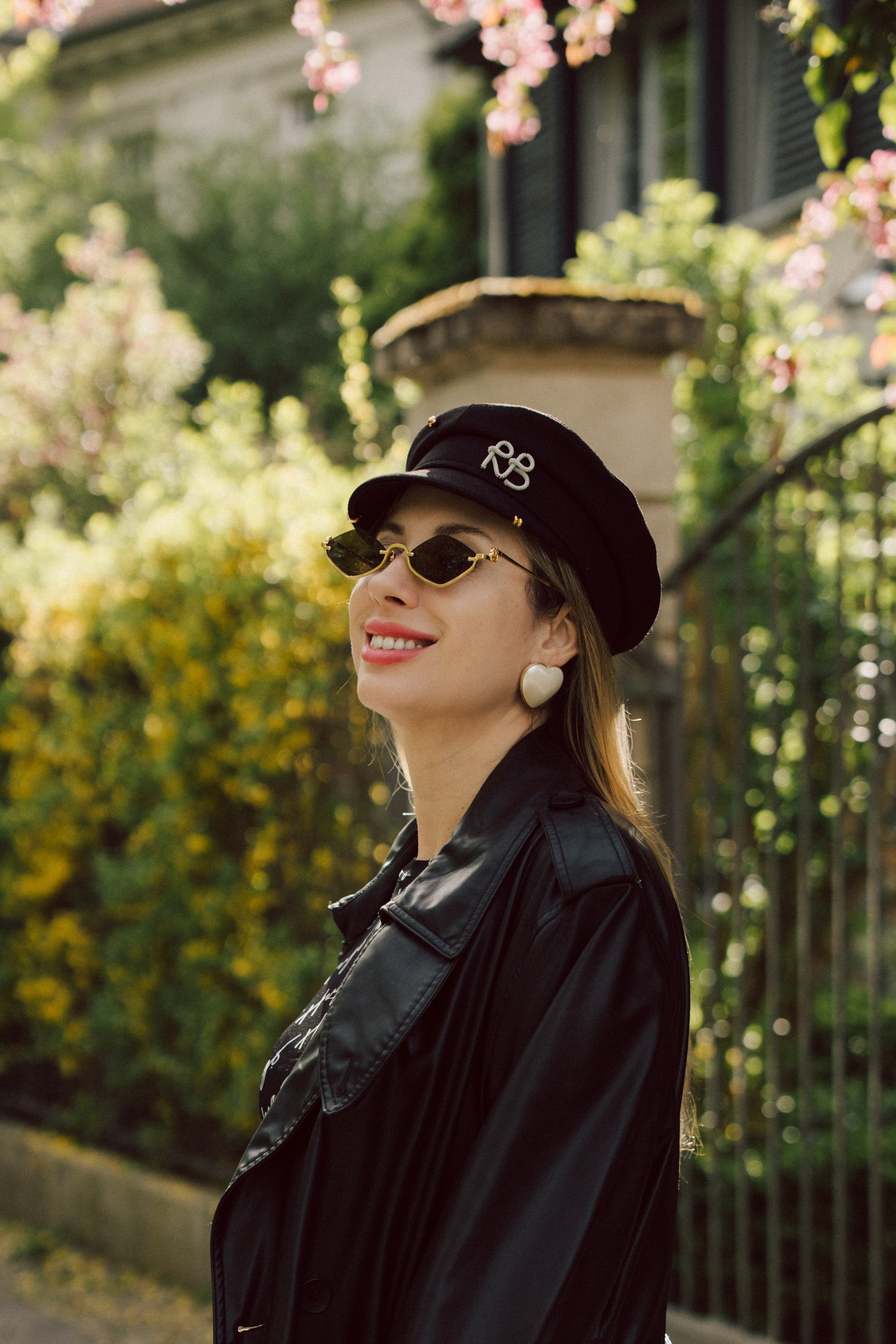 Street Portrait in Leipzig. Woman in black Leather Coat. Stylish. Charismatic Photography by Kristina Kozheltsova. Kristina Kozheltsova- Soulful Portrait&Lifestyle&Love Story Photographer in Leipzig, Germany