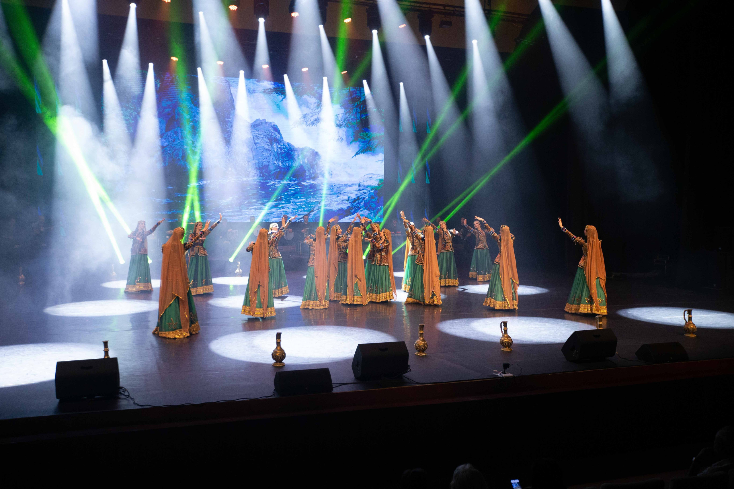 STATE DANCE ENSEMBLE. Wedding&Event photographer Ismail Rzayev in Baku