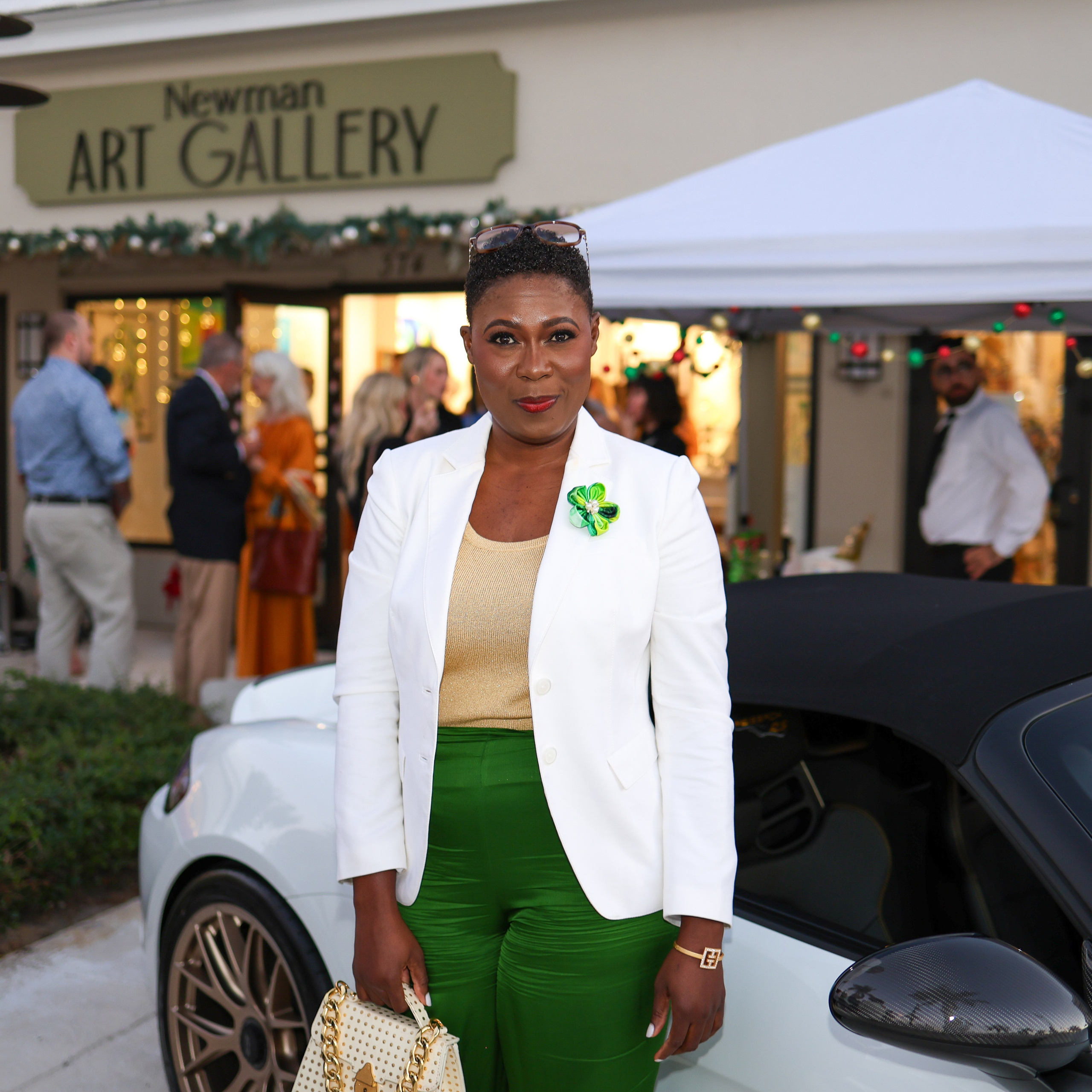 Paradise Coast Lifestyle Magazine. Out and About 239