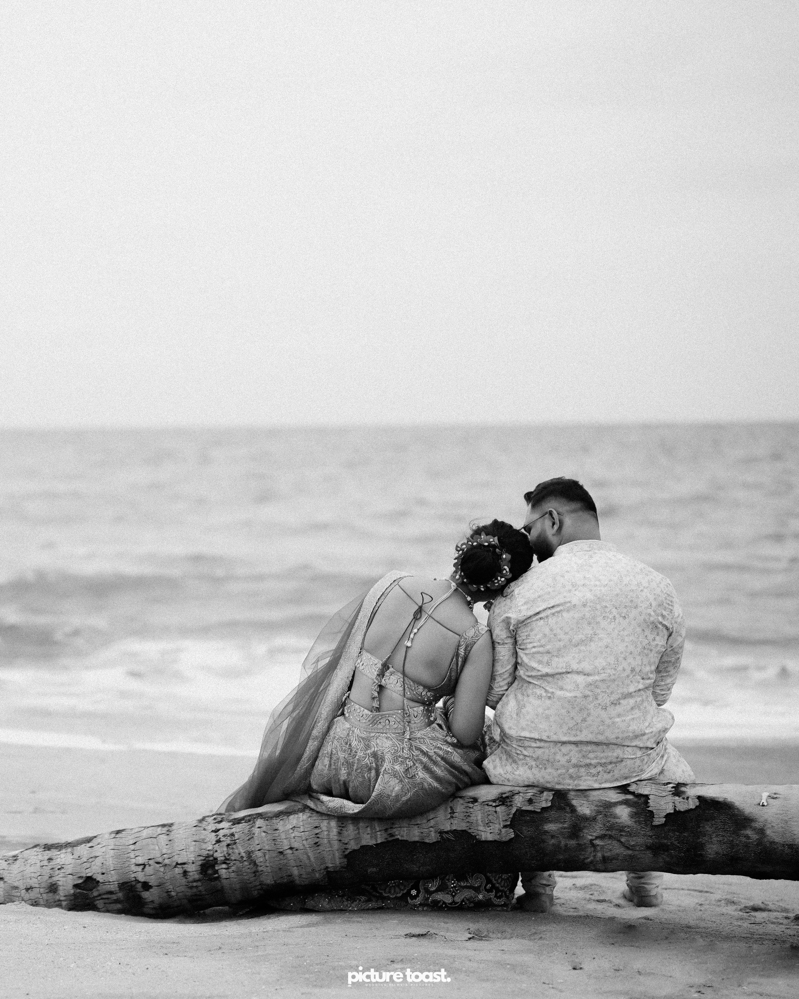 Beach Wedding! Ft. Malavika & Vishnu. Fine art Wedding Photographers in India & Canada