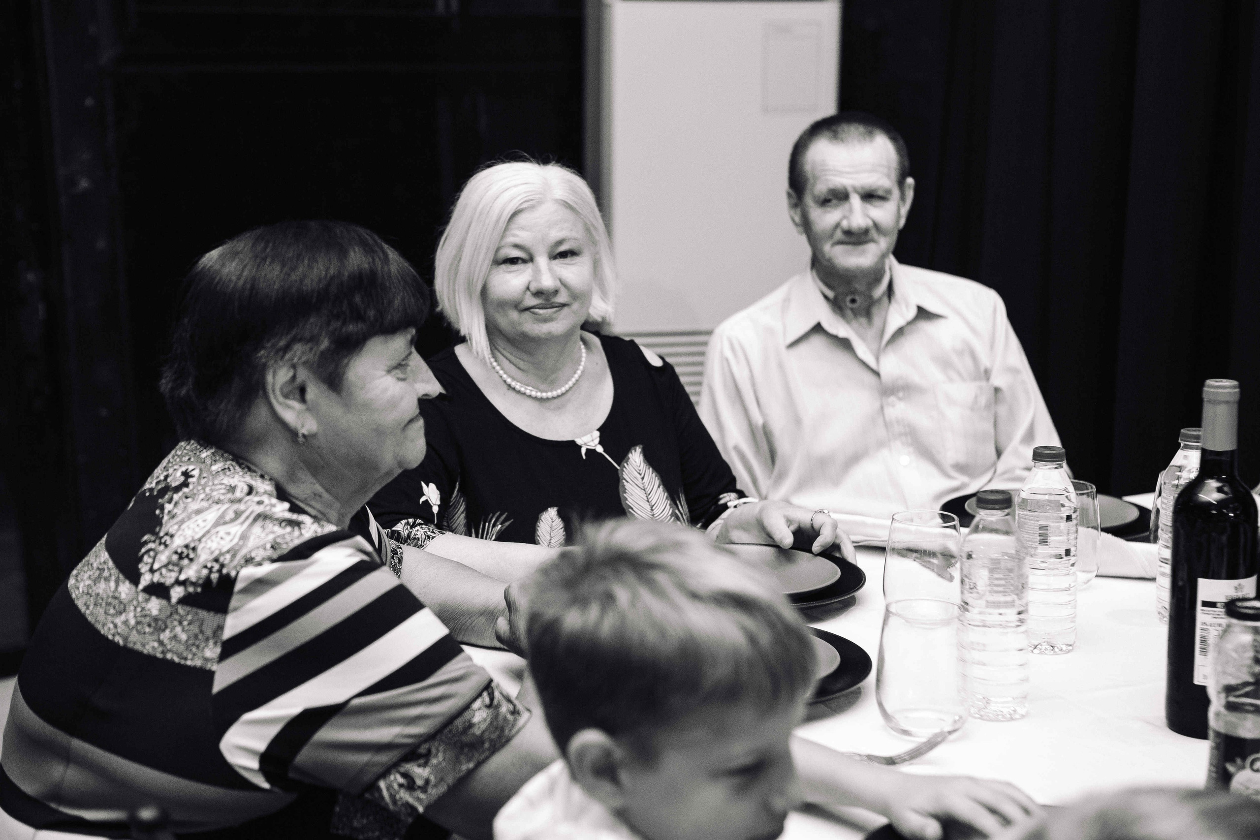 PARTY WITH FRIENDS. Https://shi-photo.com/