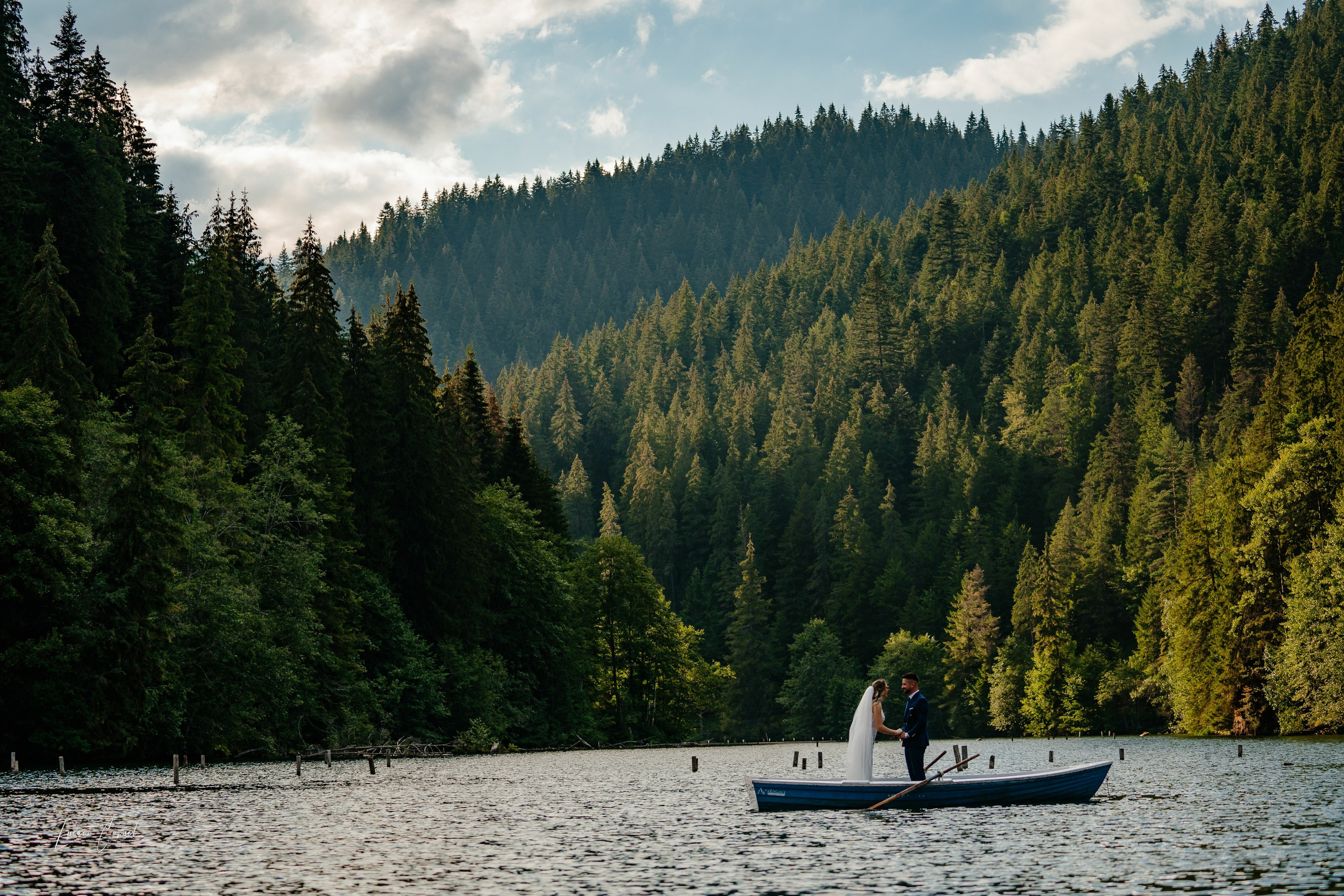 Fotograf de Nuntă Profesional — Fotografie Jurnalistică și Clasică pentru Amintiri de Neuitat. Fotograf de nuntă, corporate, botezuri, majorate și aniversări Roman, Lucaci Cornel