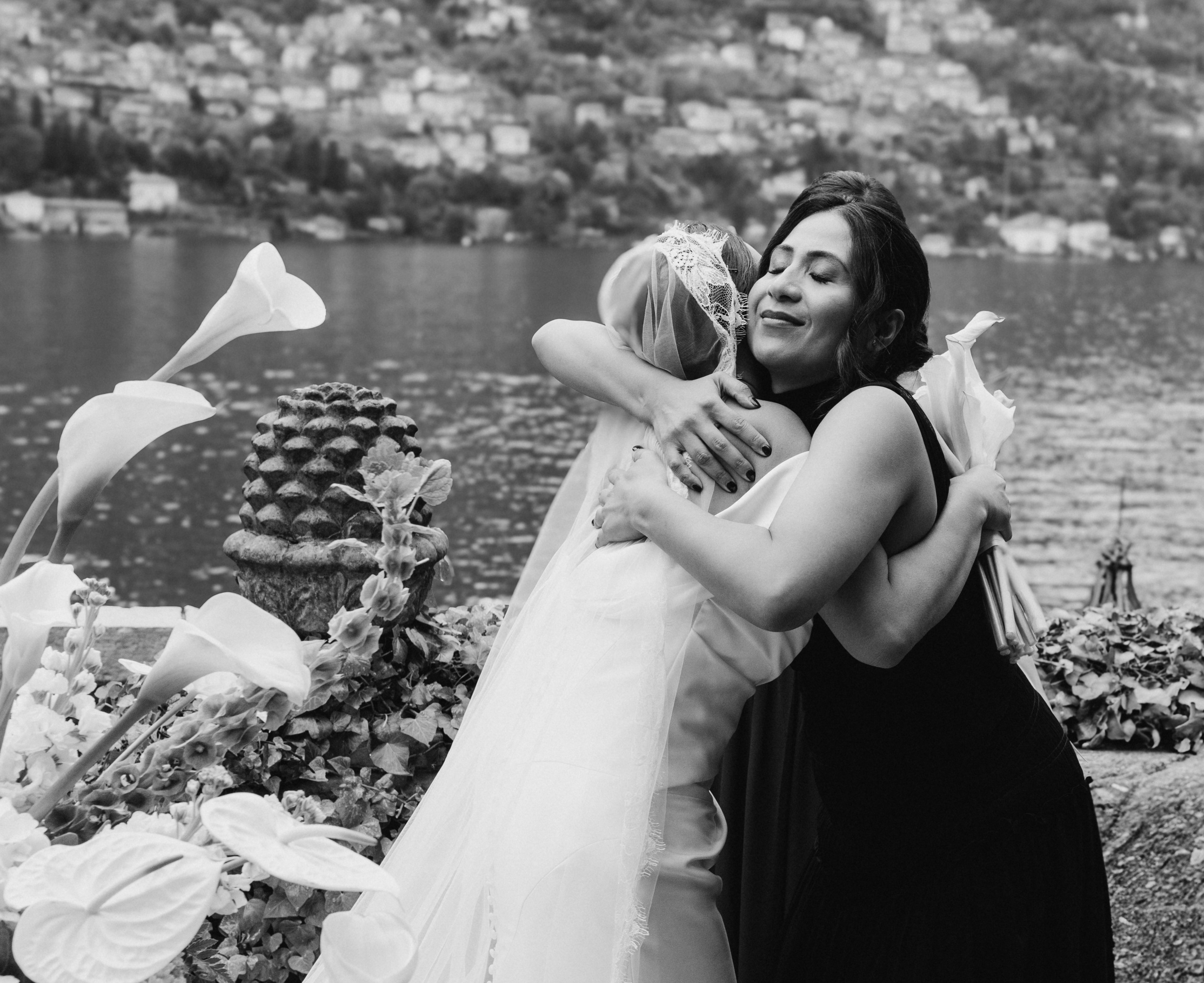 BEATRICE AND RAFAELE_LAKE COMO_Villa Regina Teodolinda. PHOTOGRAPHER IN ITALY