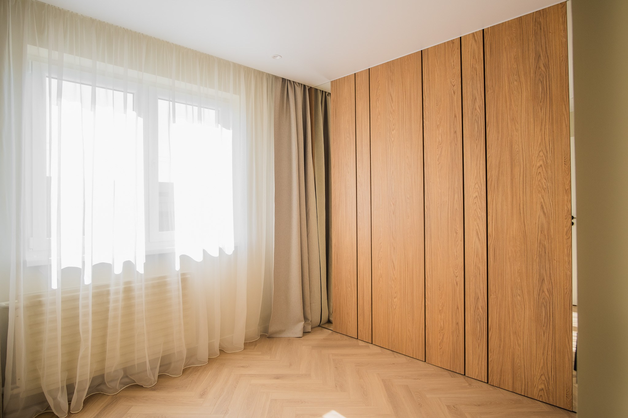 2-room apartment. LOHA VISUALS — AUTOMOTIVE PHOTOGRAPHY