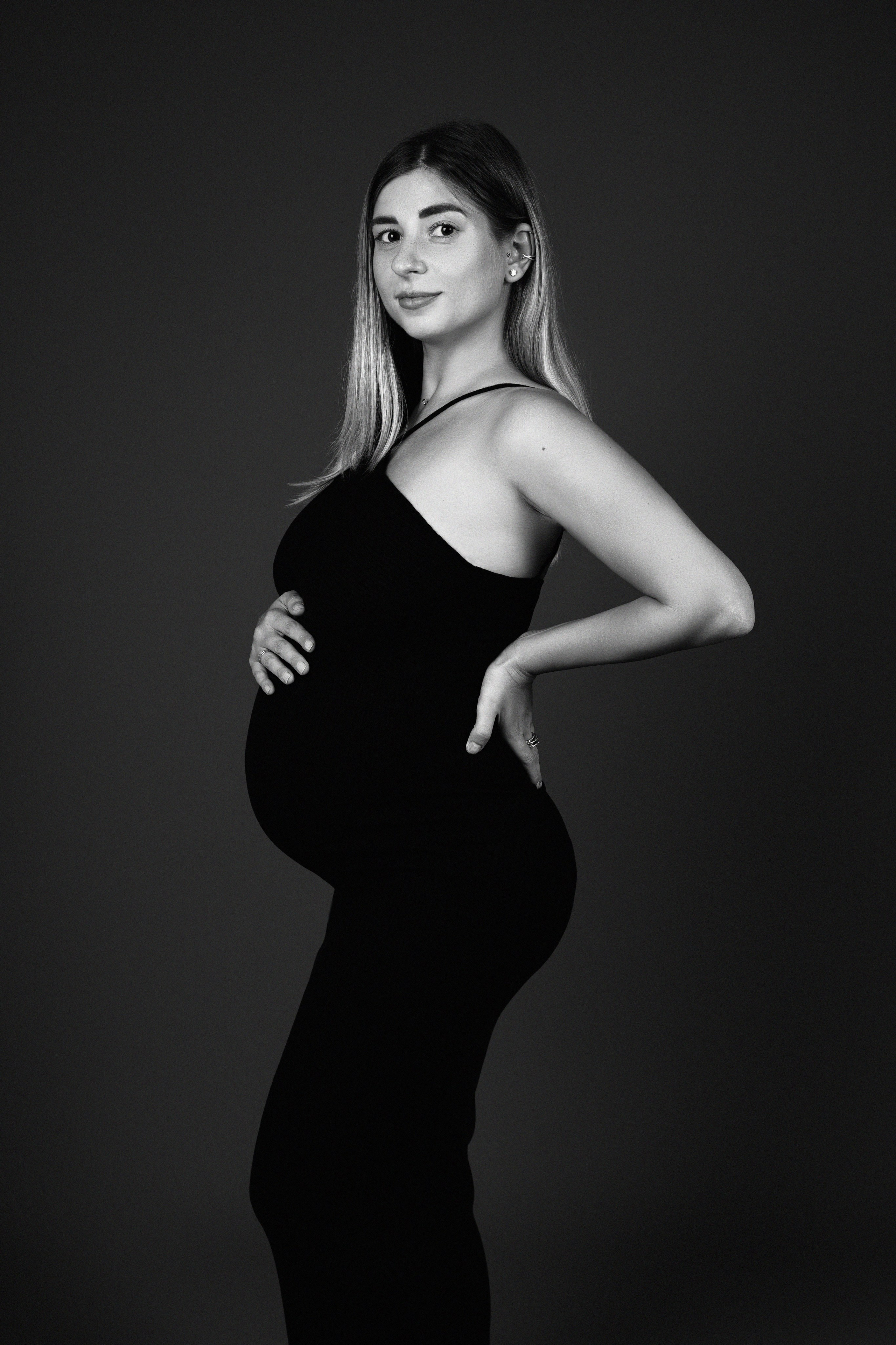 Maternity. Elena Ruzgis — Editorial Wedding & Portrait Photographer