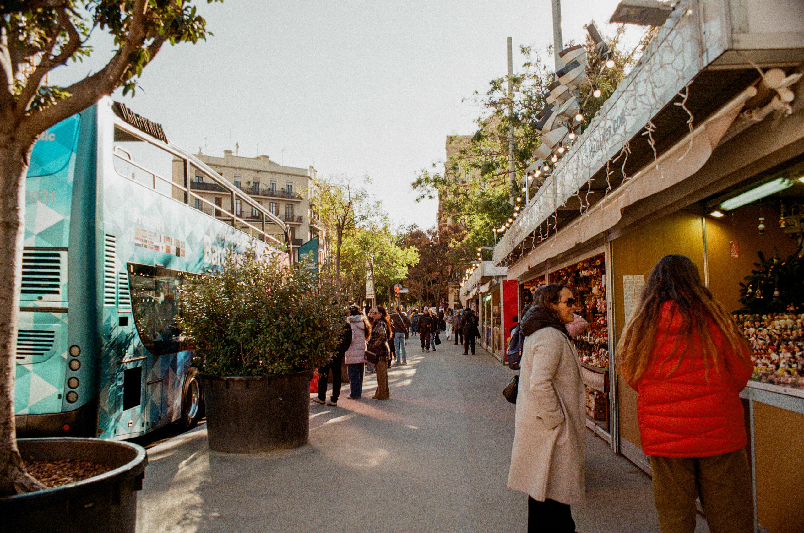 Barcelona — Light, Rhythm and Architecture. Wedding Stories — Professional Wedding Photography & Videography in Germany, Italy, Spain & all across Europe