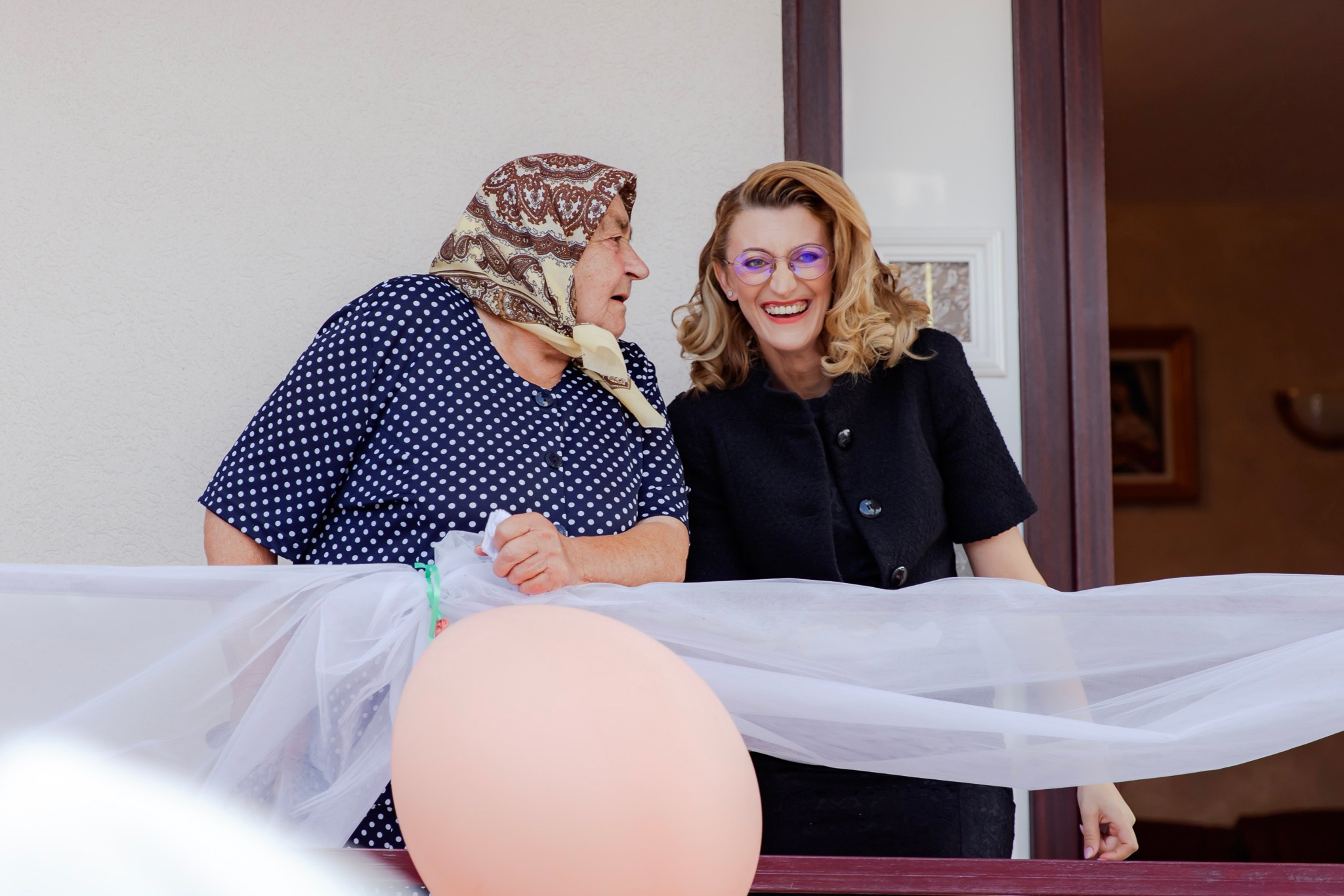 Mihai & Oana. Servicii foto-video profesionale, pentru momente de neuitat