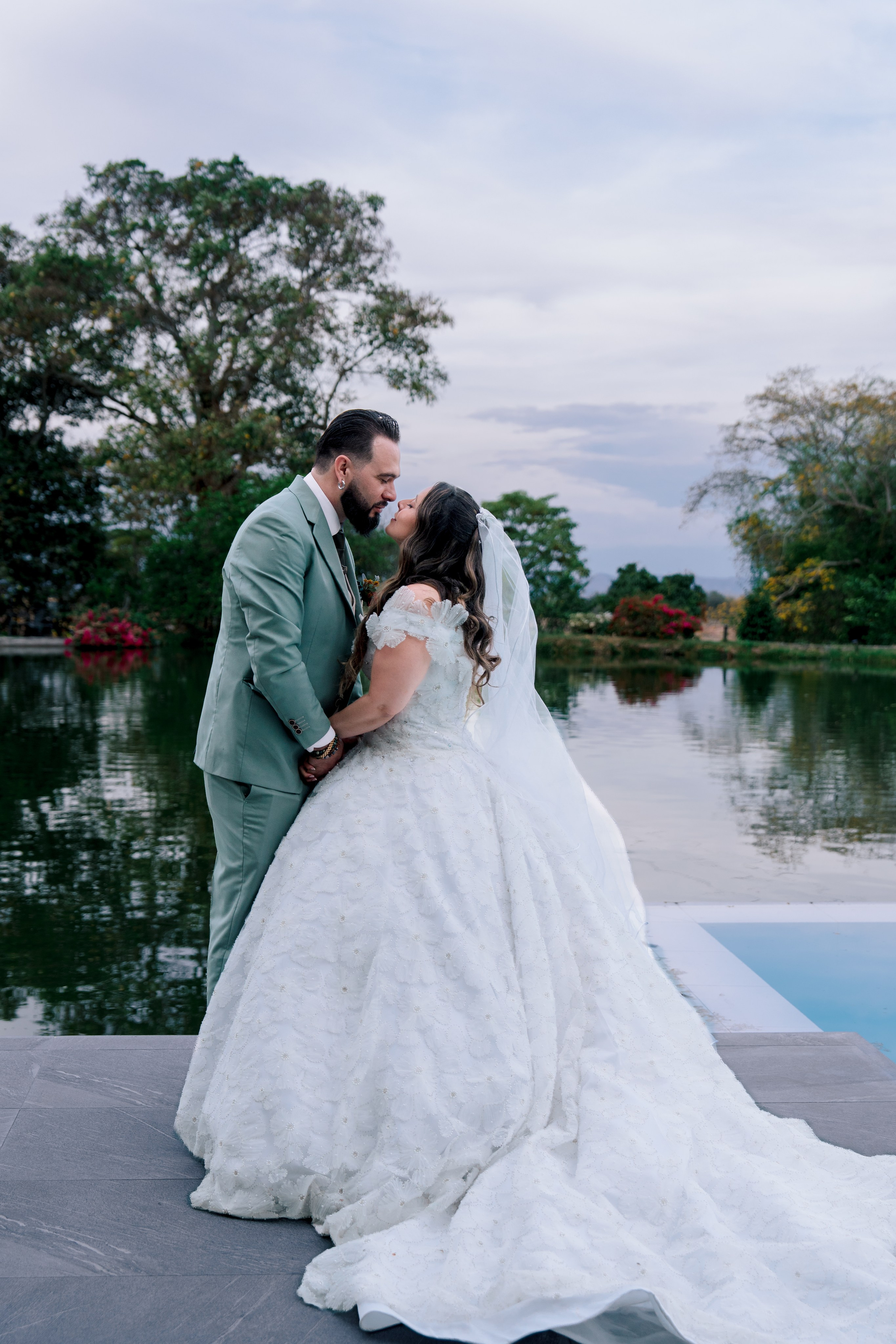 Los novios. Jose Florez wedding photographer in Colombia