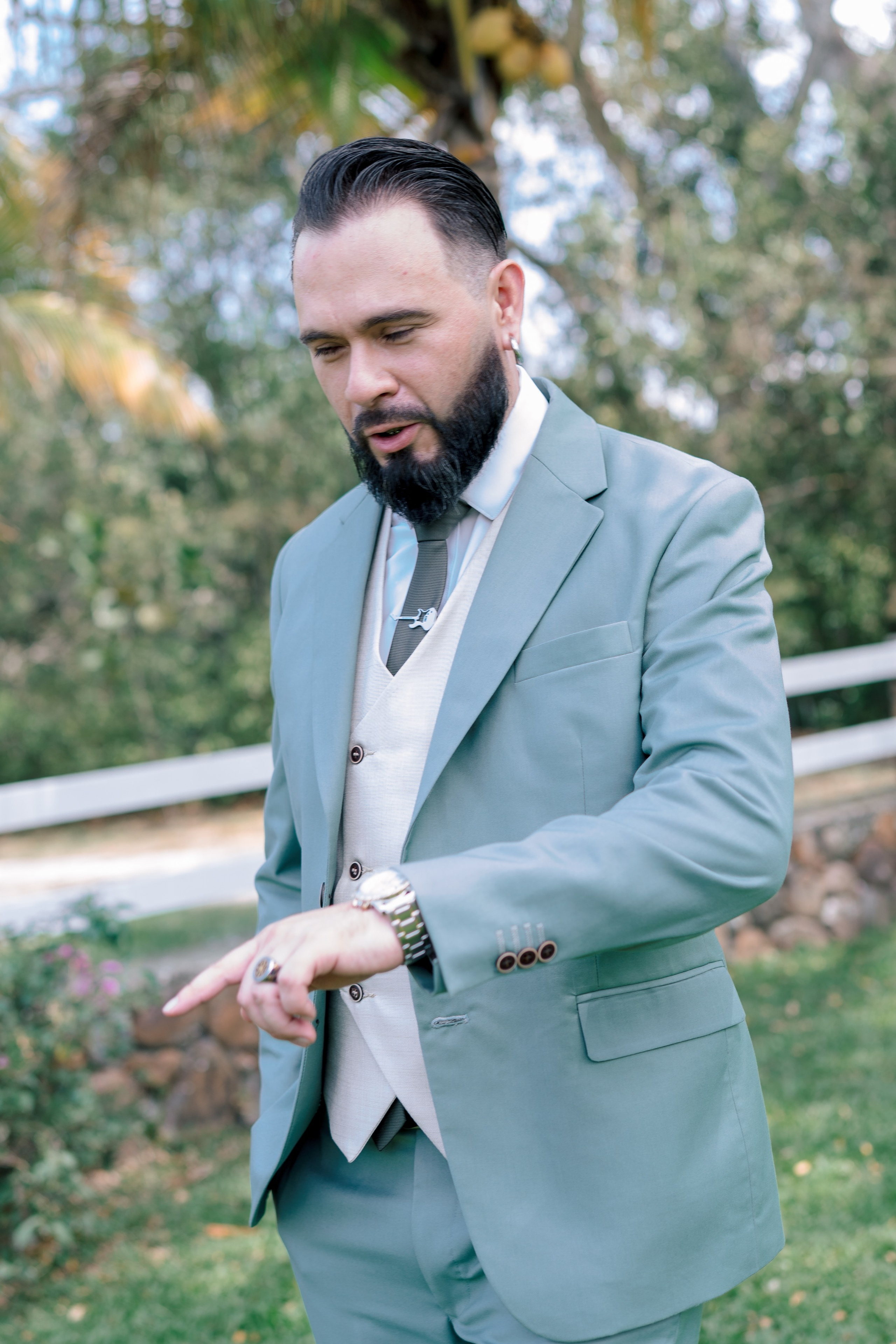 El novio. Jose Florez wedding photographer in Colombia