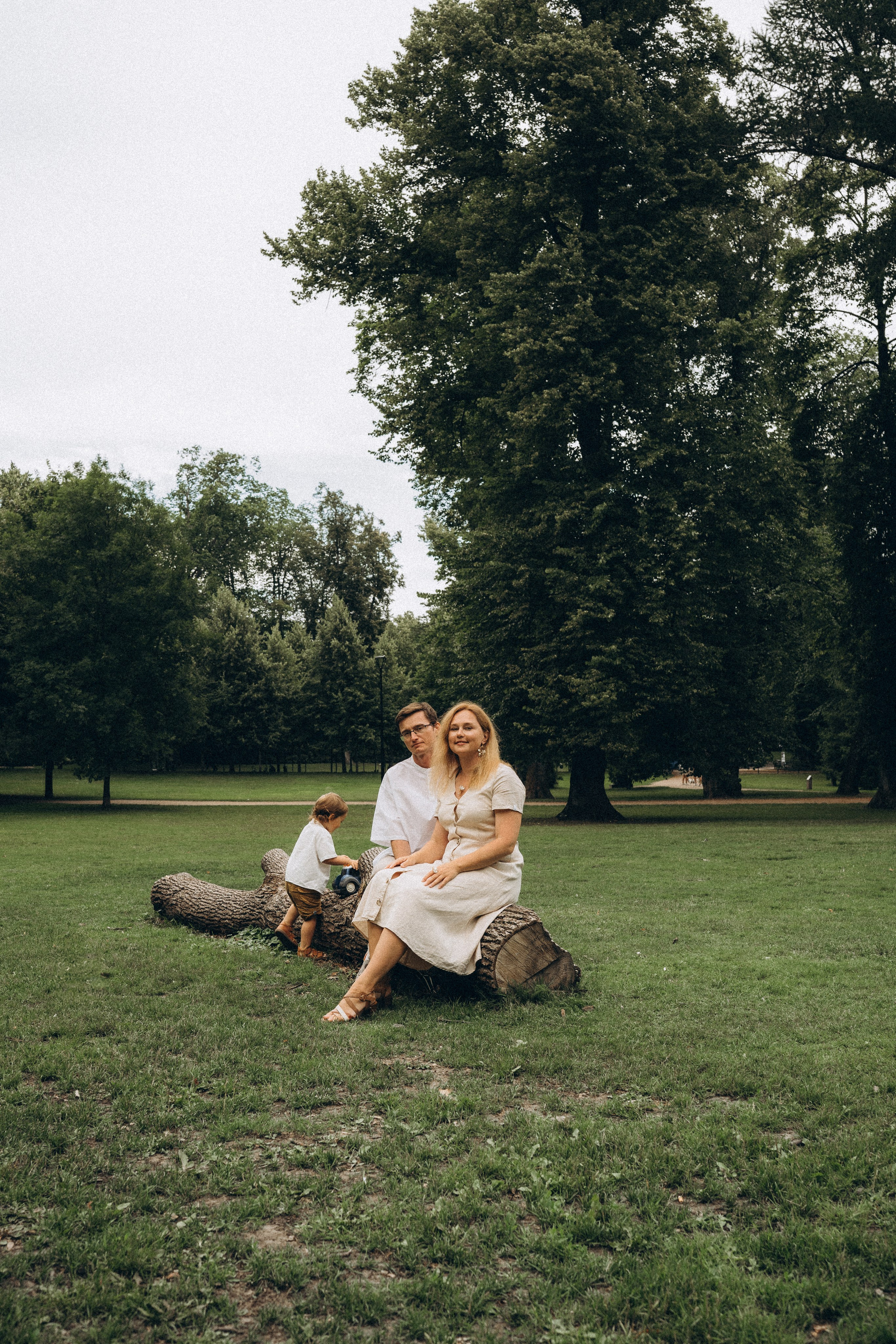 Kaivopuisto. Wedding and potrait photographer in Helsinki Vickan O