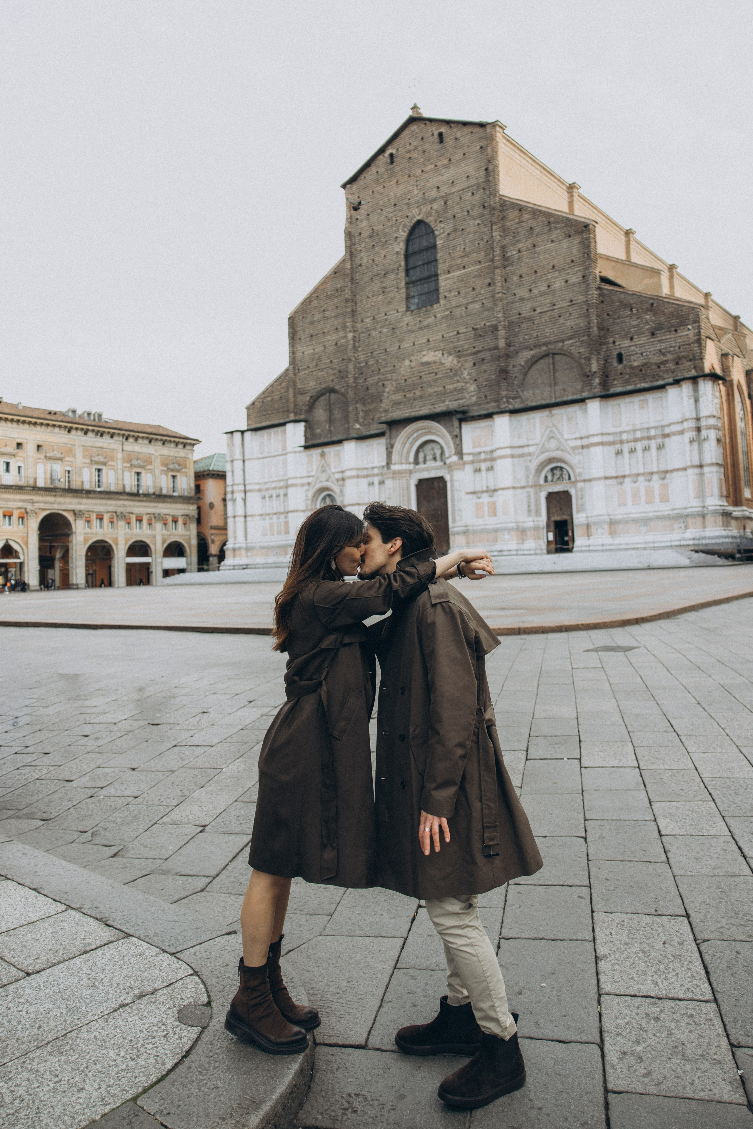 Cinematic Photowalk. Wedding, Elopement & Family Photographer