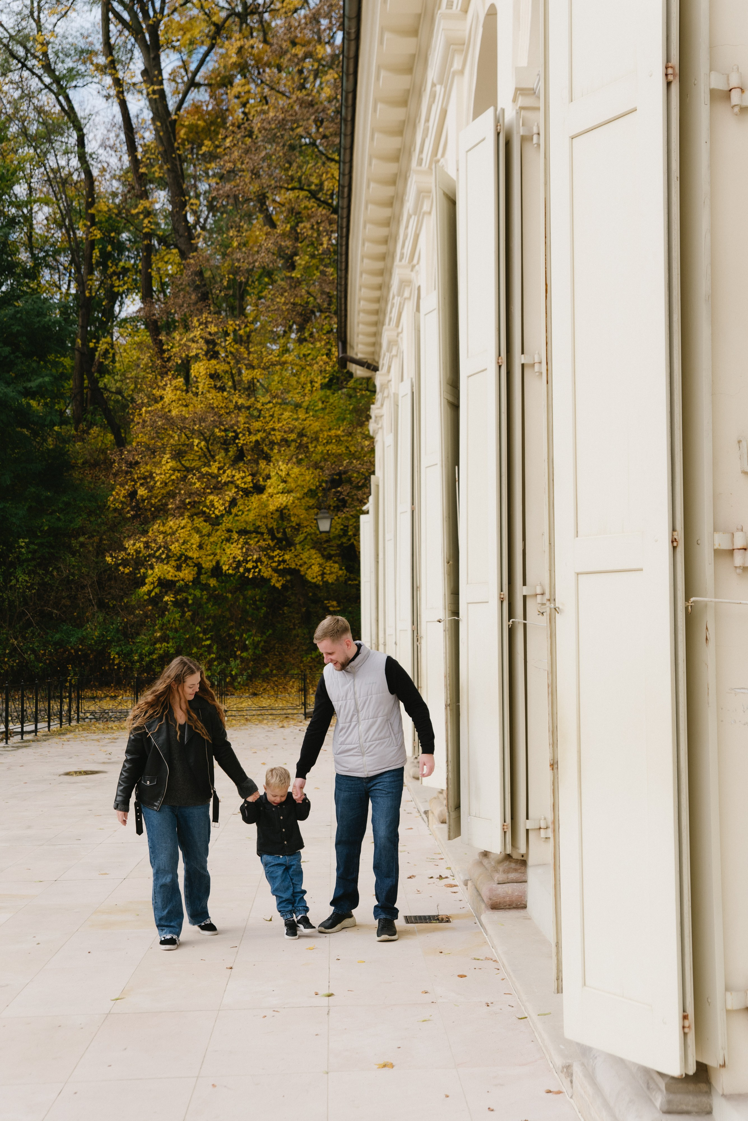 Sesja rodzinna Hanna, Vlad & Matvei. Eugene Save – Fotograf Ślubny i Rodzinny | Warszawa i Cała Polska
