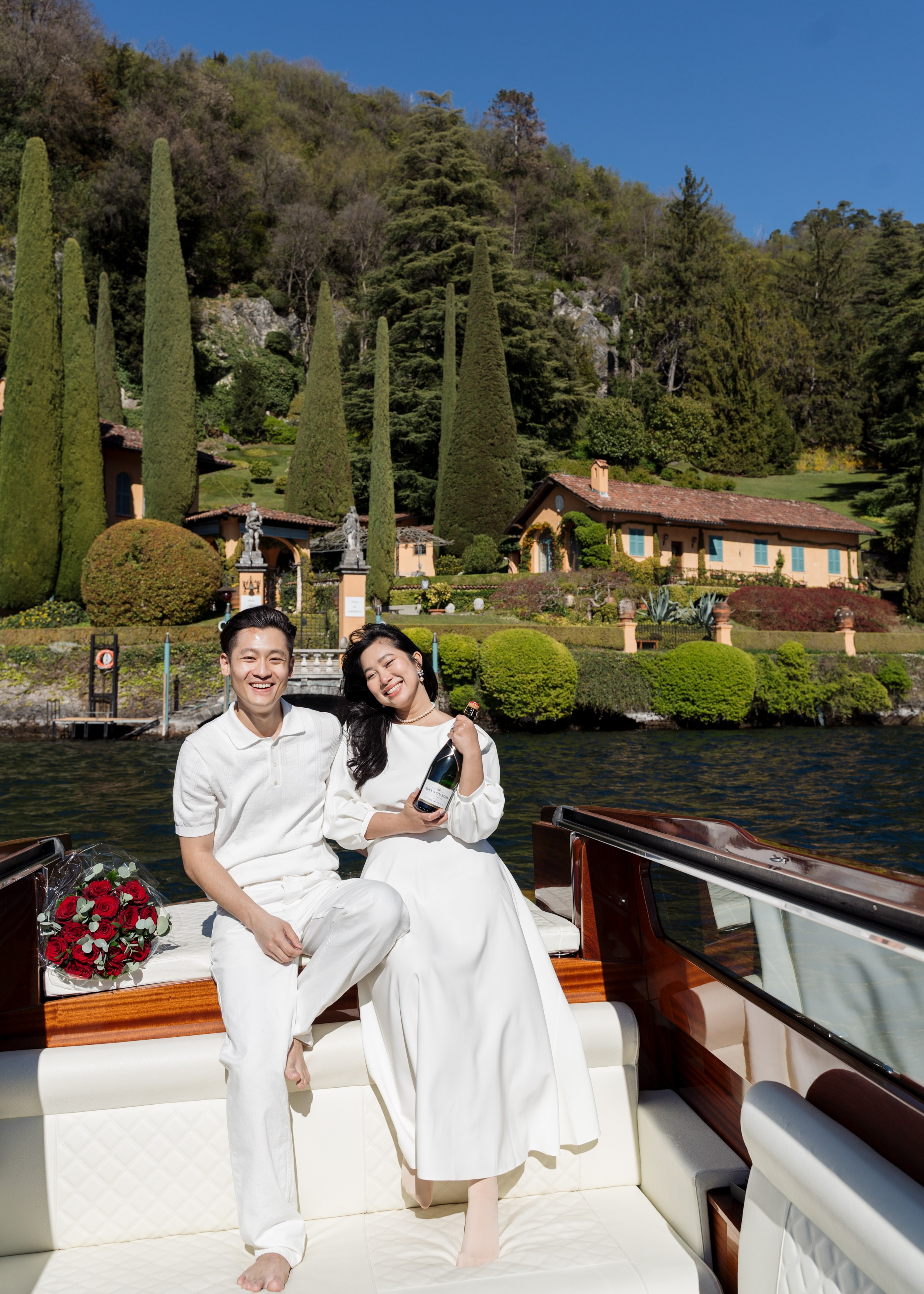 Secret Proposal on a Boat in Lake Como. Proposal Photographer in Lake Como