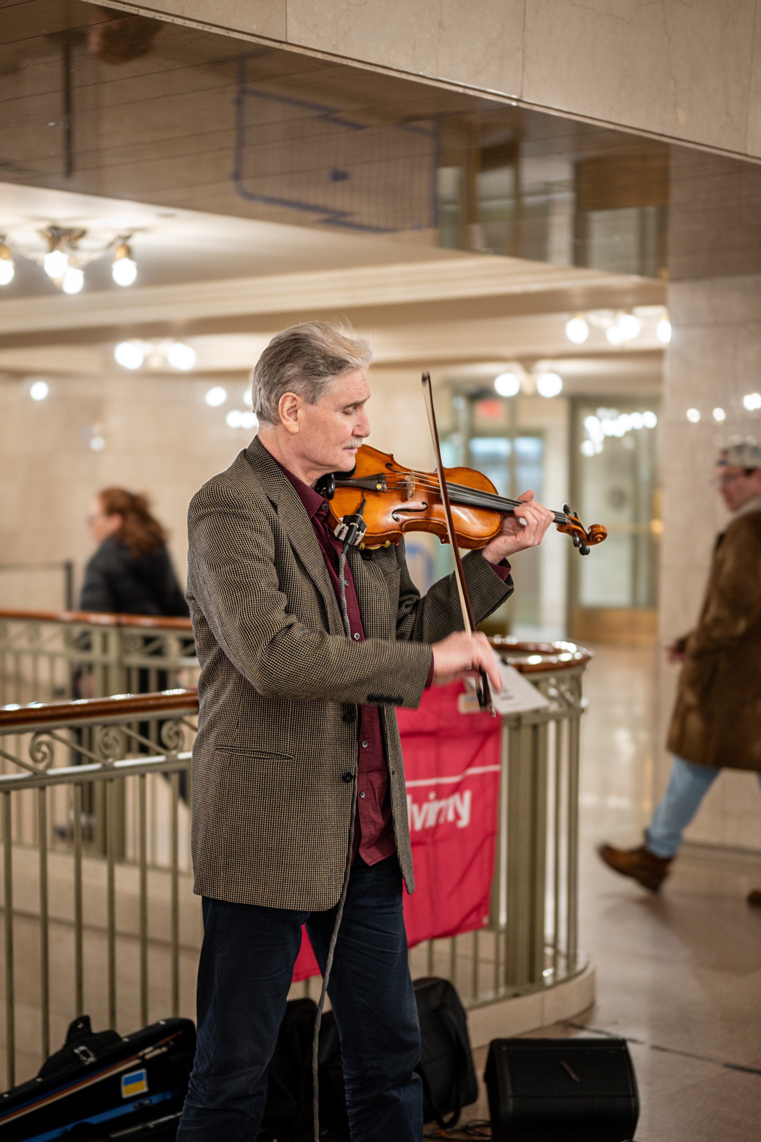 Violinist at Grand Central | NYC Portrait Session. Photography company in NYC — Sirius Proxima Photography