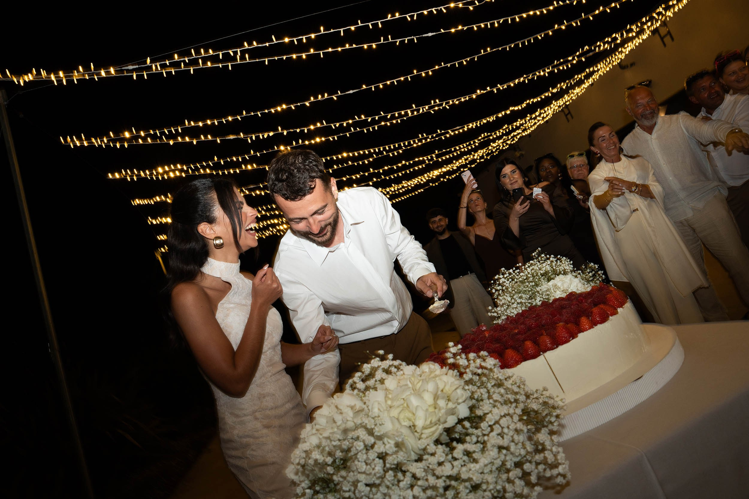 Sarah and Theo — VIVOOD. Fotógrafos de bodas de destino y creadores de contenido con base en España
