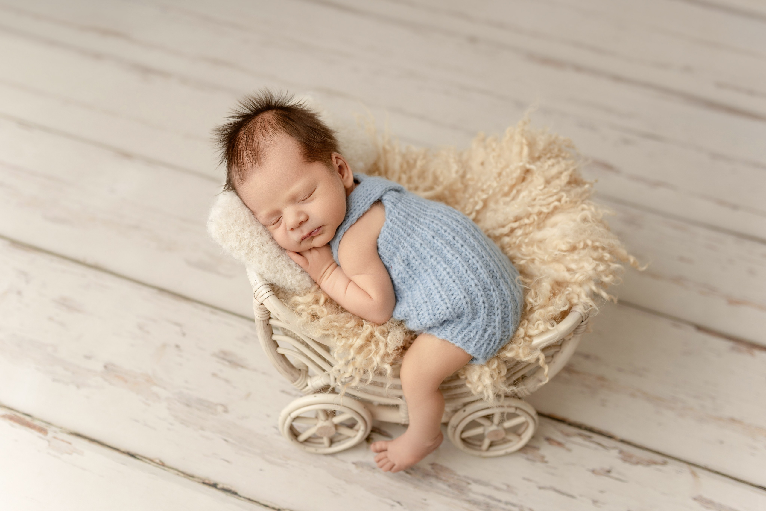 Esu Aleksandra naujagimių ir kudikių fotografė iš Vilniaus