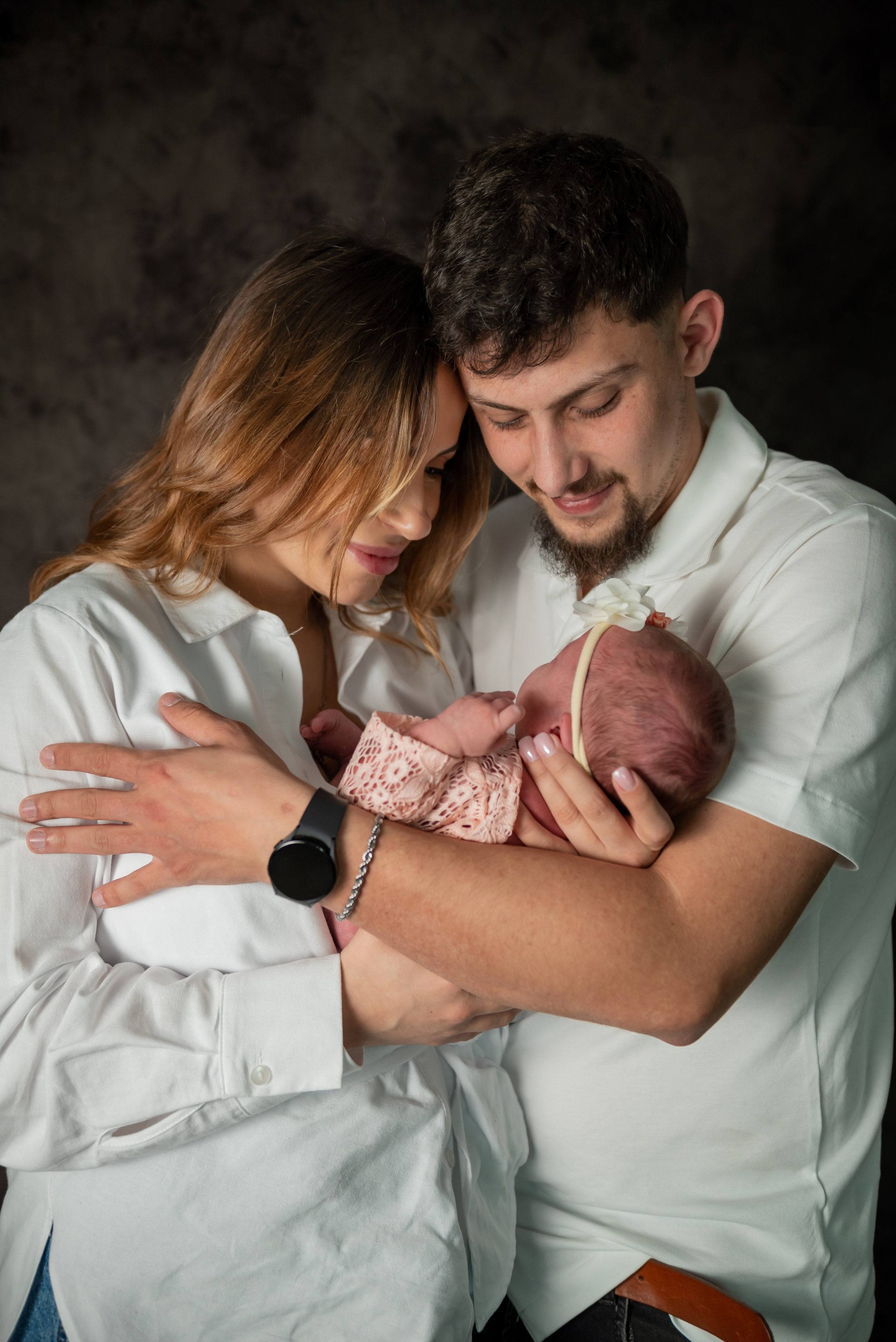 Nou Nascuti/ Newborn. Captured Moments by Olguta Vizauer