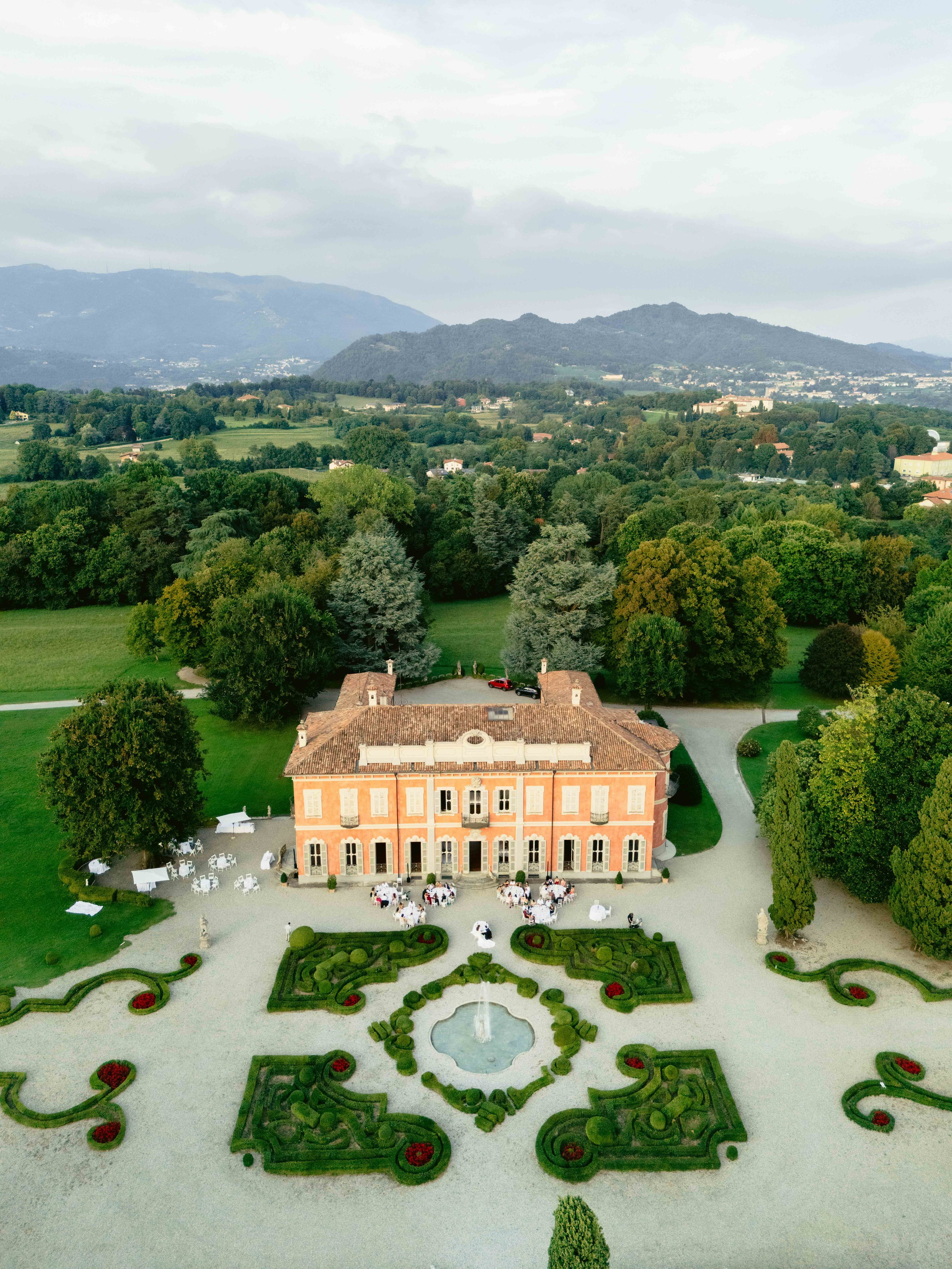 Wedding in Milan — Villa Subaglio. Hochzeitsfotograf Deutschland & Destination Weddings | Moderne Hochzeitsfotografie