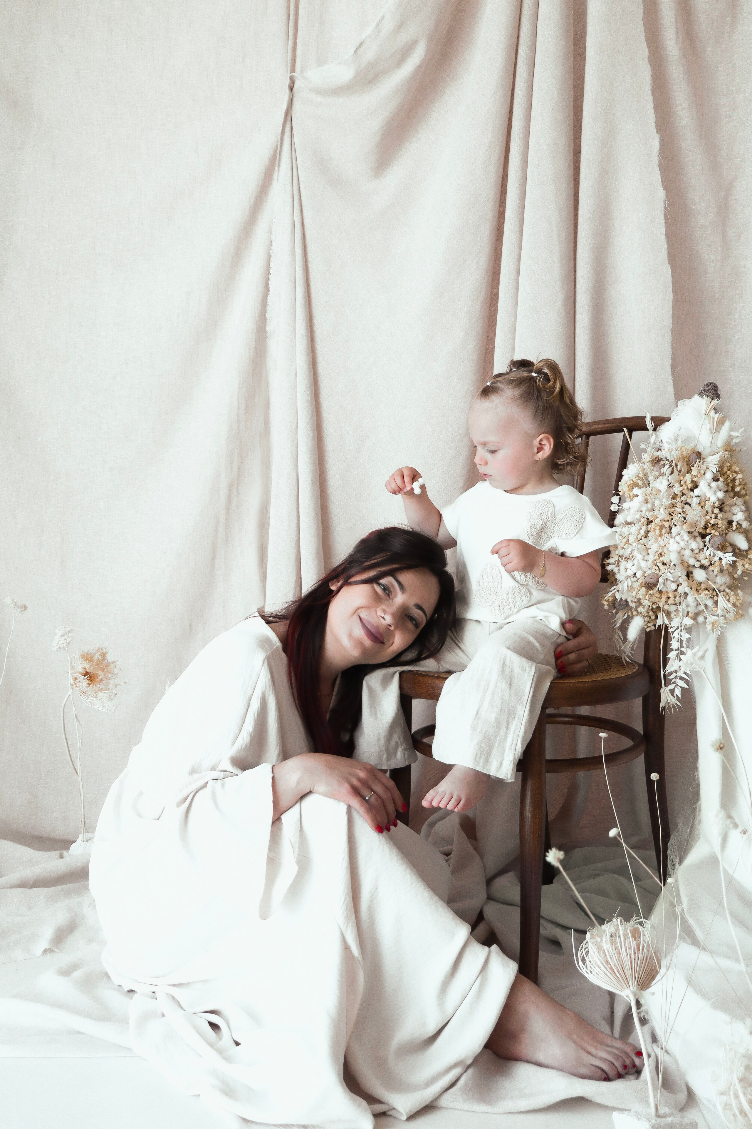 Mommy & mee fotoshoot. Zwangerschapsfotografie, newborn, gezinnen, branding, liefde én geboortefotografie