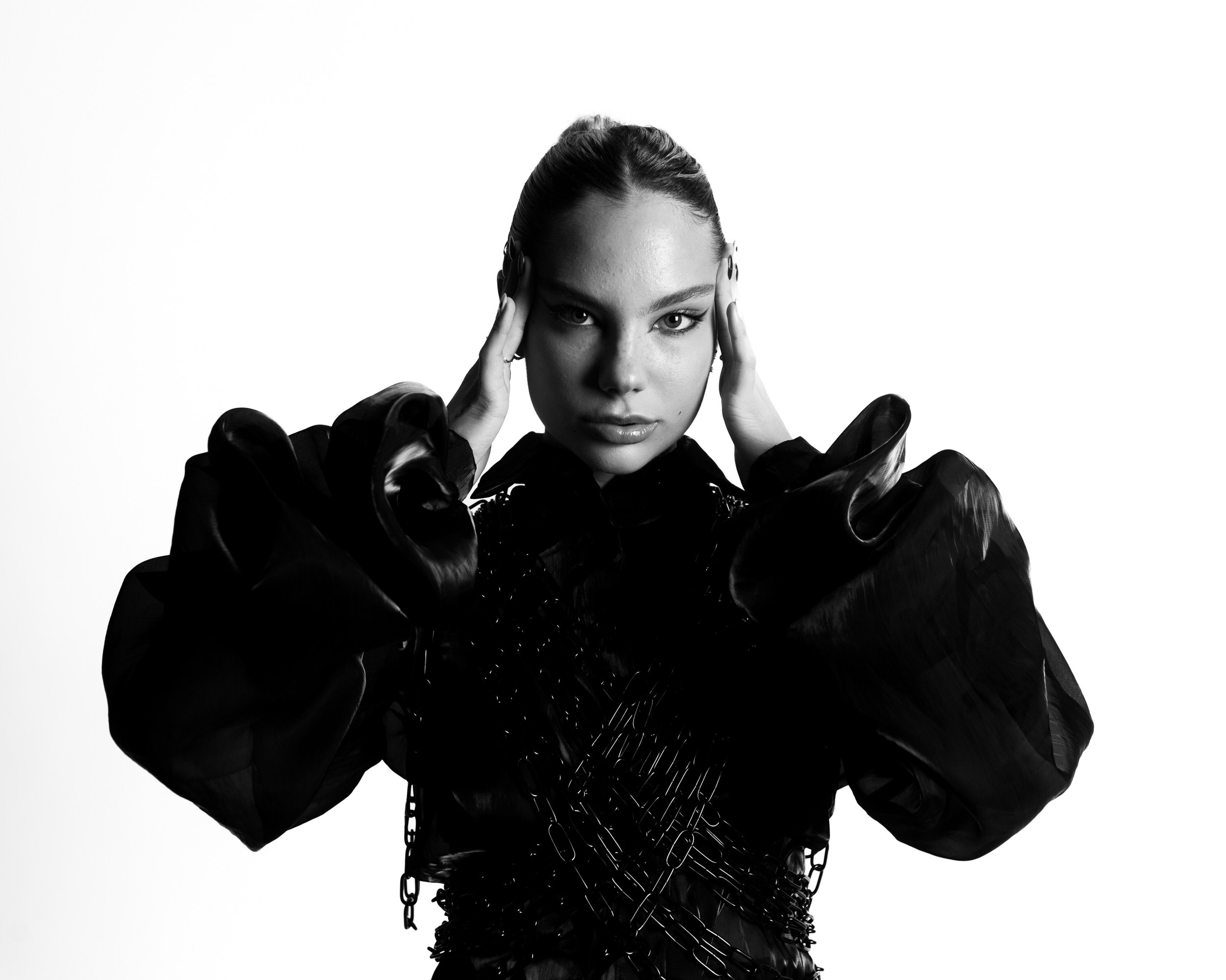 Studio. Capturedwell