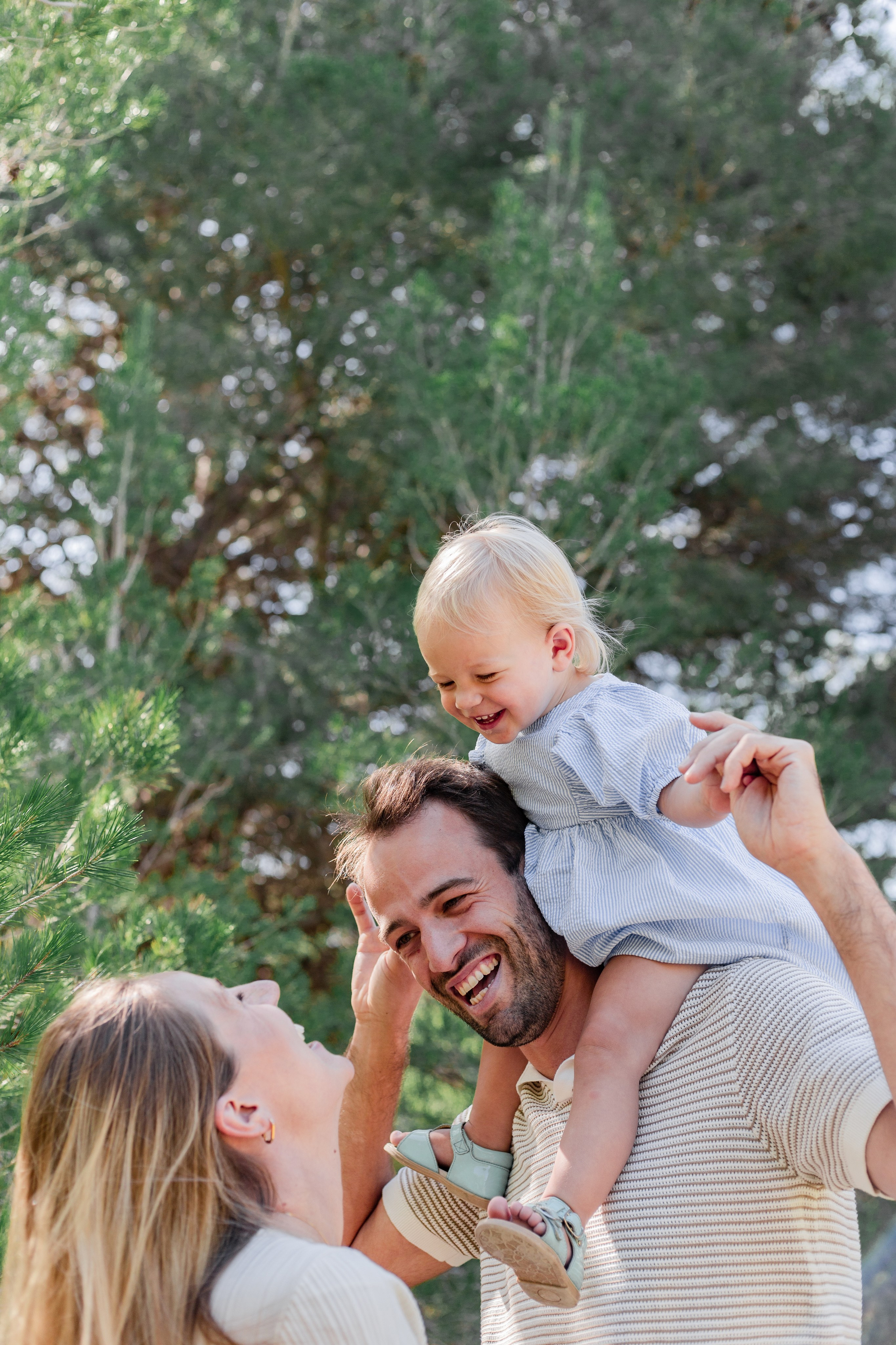Elise et sa famille. Studio photo « Partage ton bonheur » – Photographe famille près de Châtellerault, Poitiers et Tours